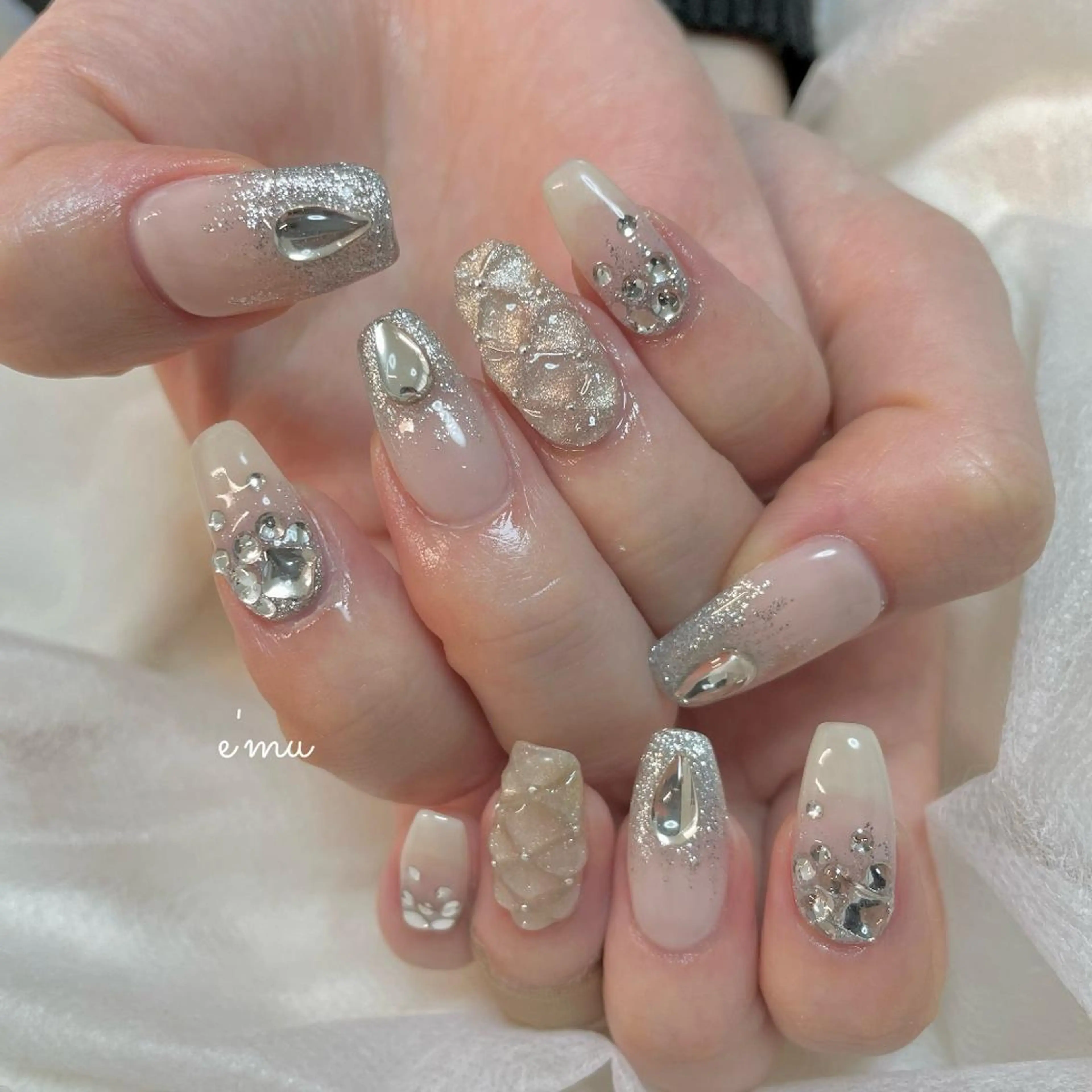 ネイル キラキラネイル 韓国ネイル nail salon e'mu💐のネイルデザイン