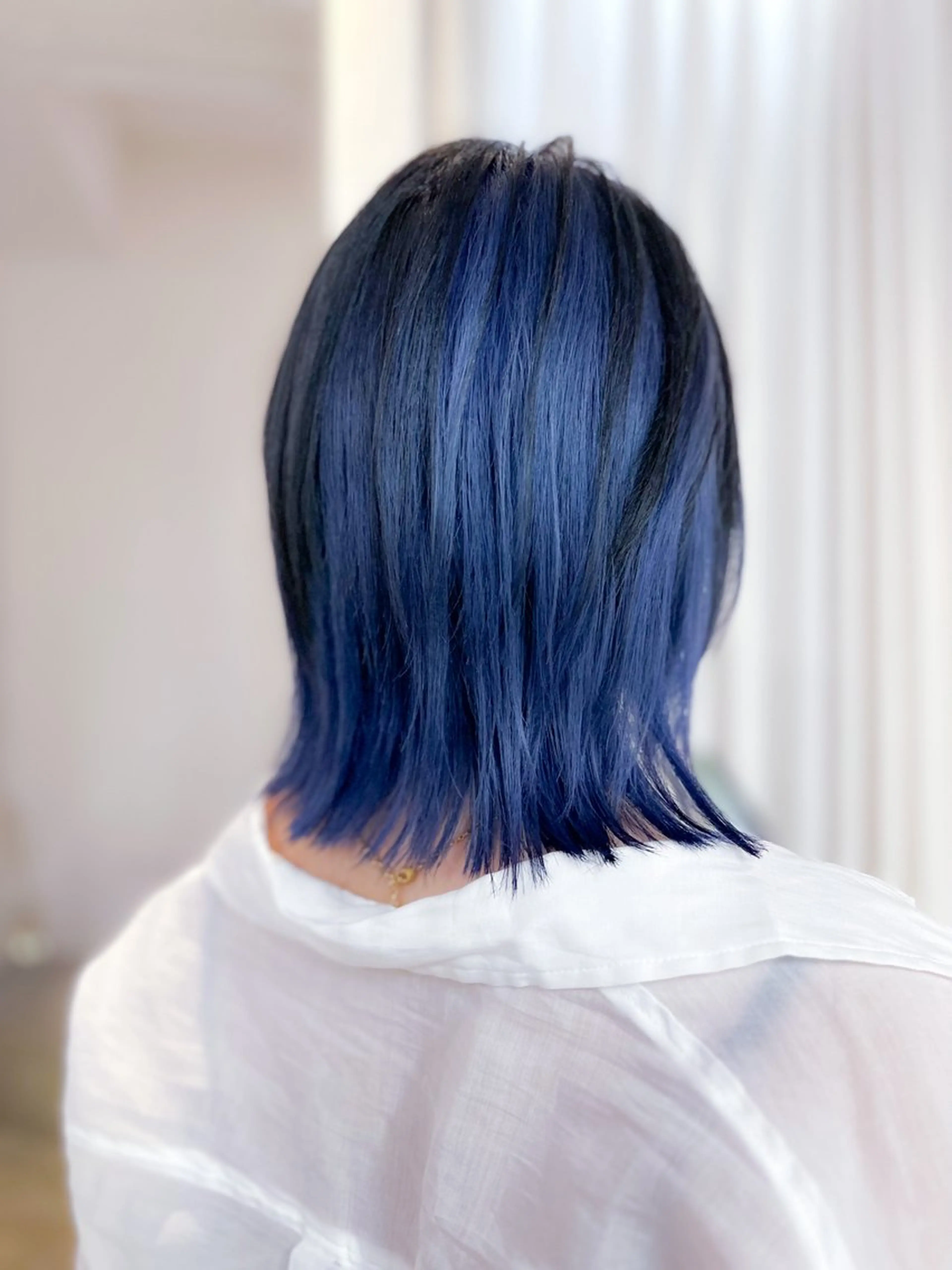 ミディアム カラー 黒髪 ブルーカラー ヘアカラー BOX mico.のヘアスタイル