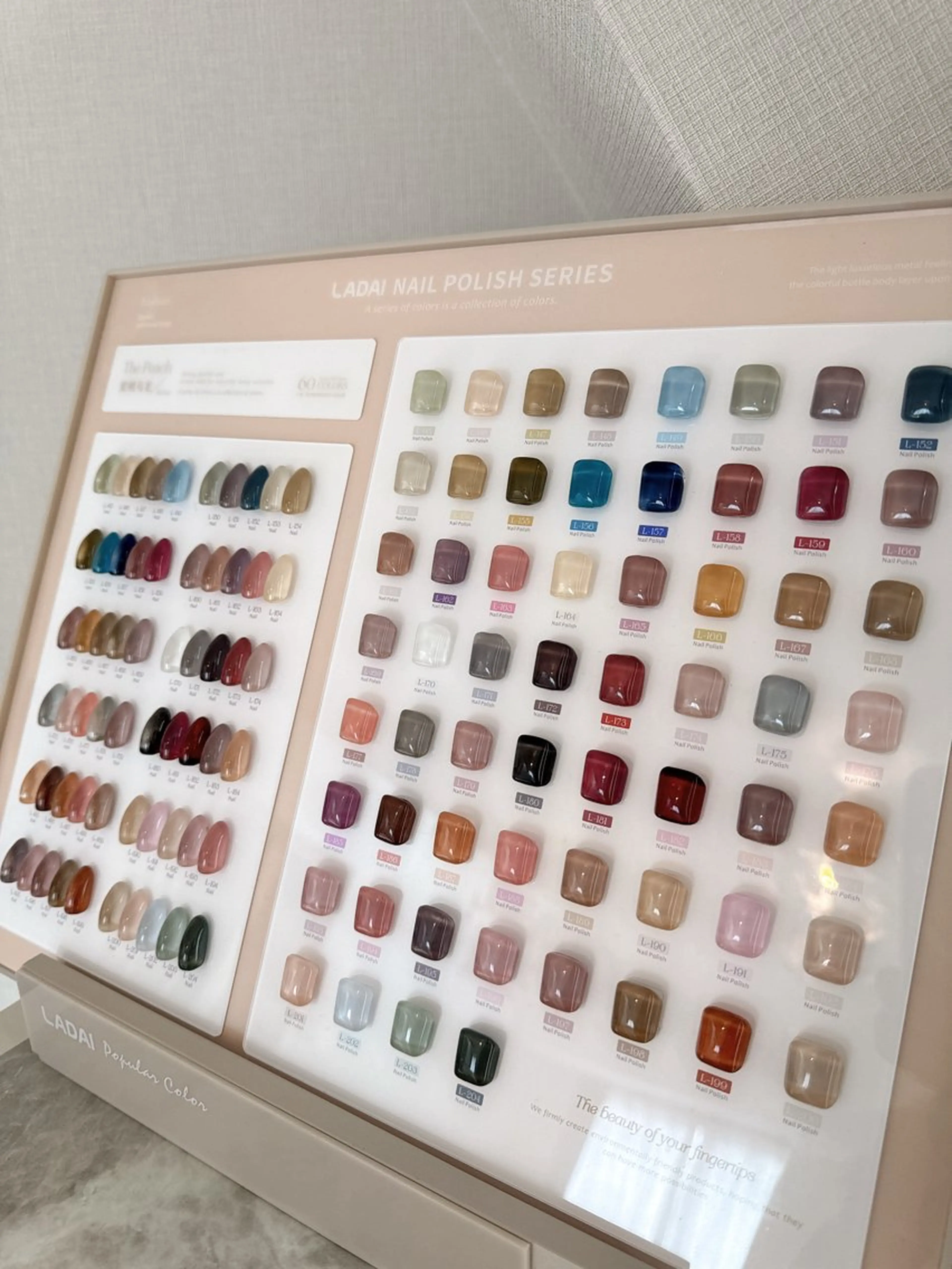 ネイル Odon Beauty  nail  salon所属・ソコ ソコのネイルデザイン