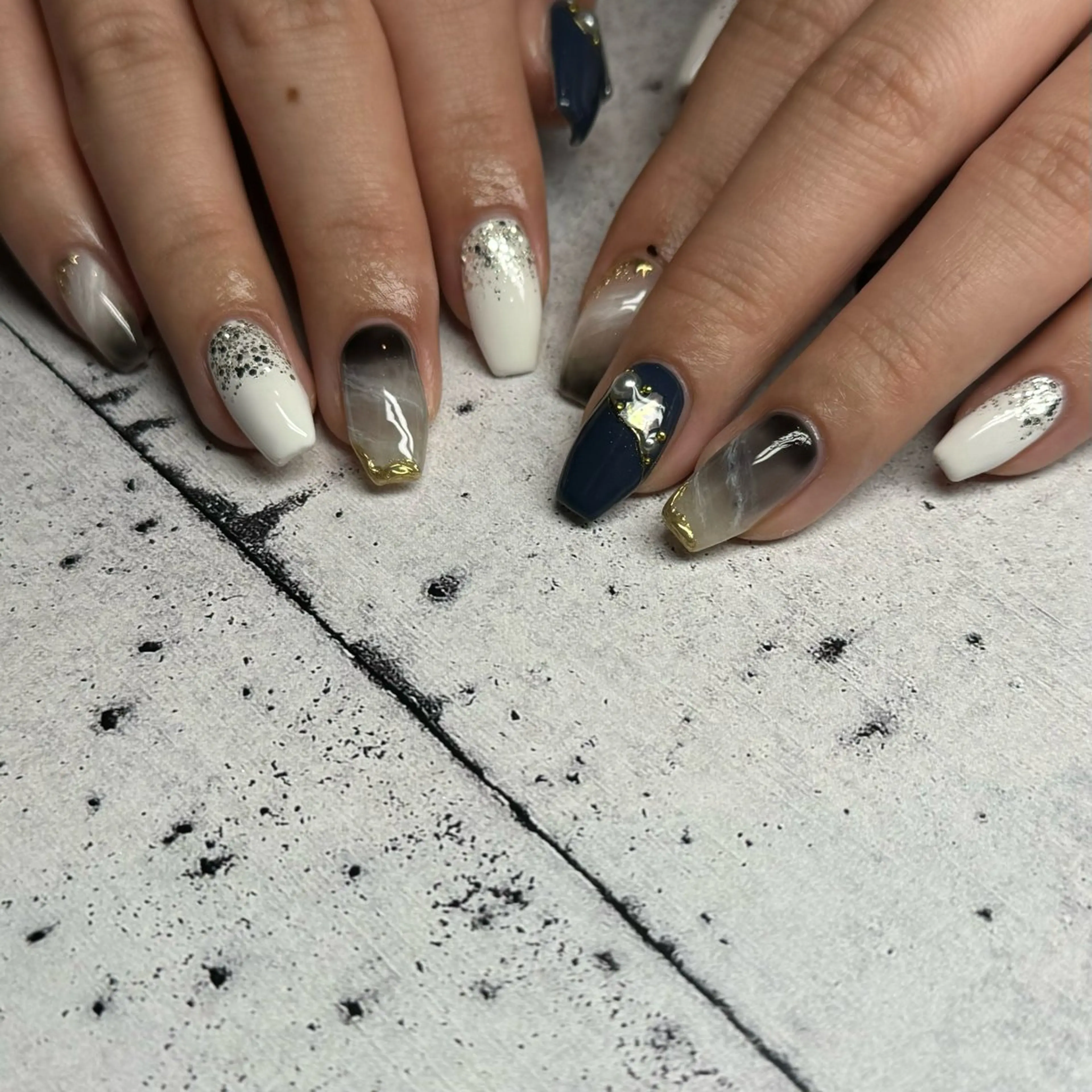 ネイル ニュアンスネイル ハンドネイル 𝐫𝐚𝐢 𝐧𝐚𝐢𝐥のネイルデザイン