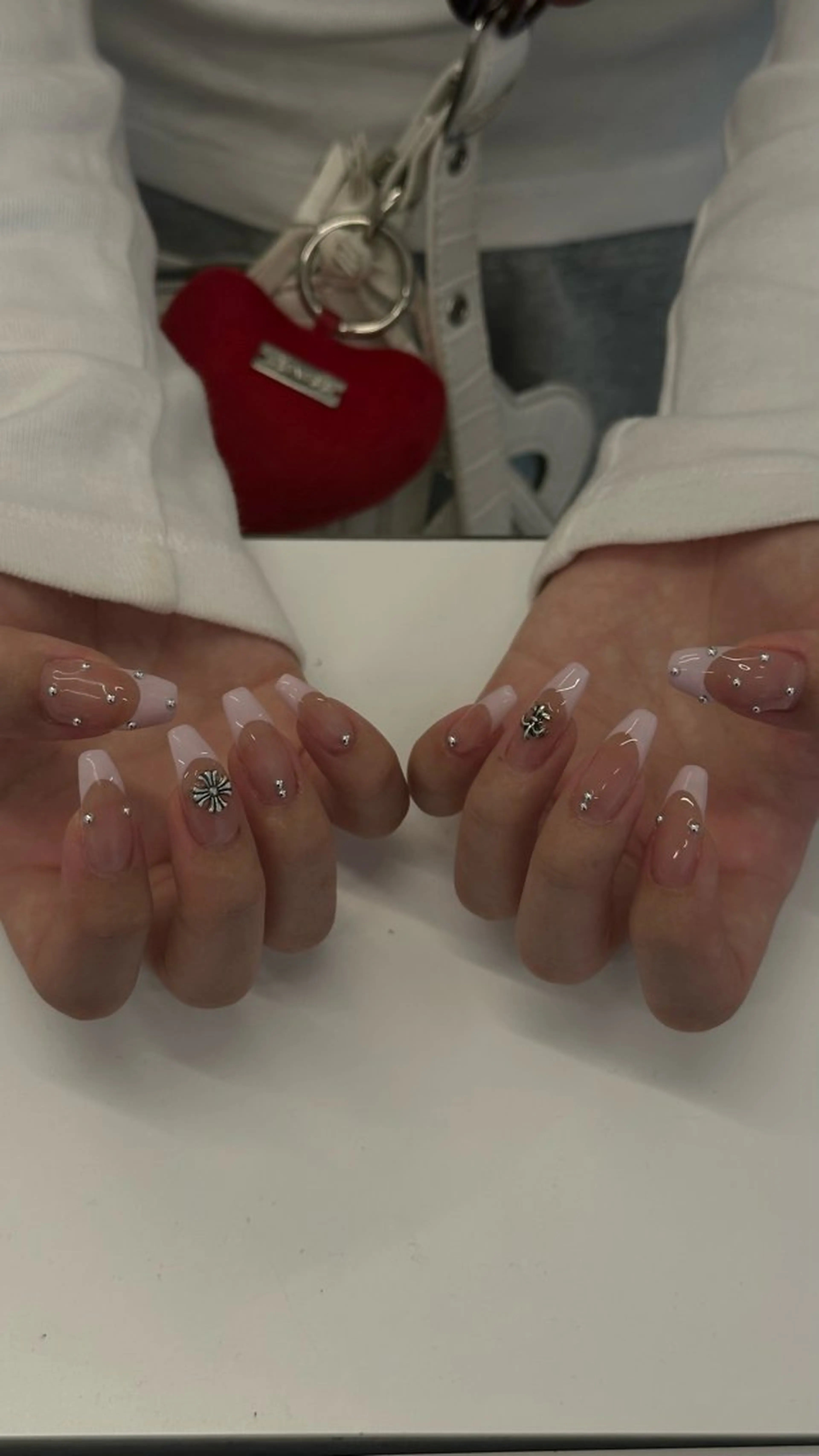 ネイル ハンドネイル 🐣fein. グループ🧡のネイルデザイン