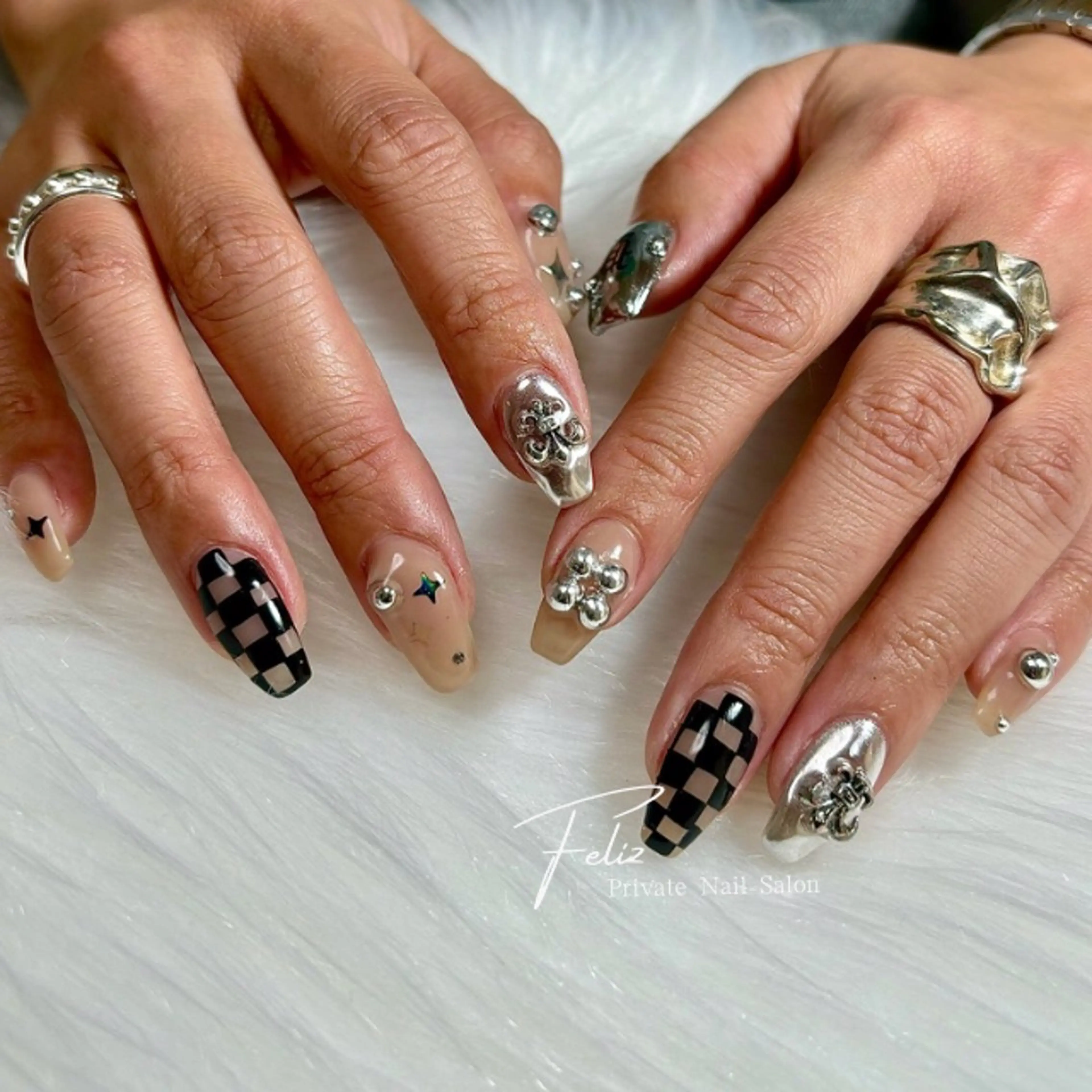 ネイル ハンドネイル ハンドケア Feliz所属・Feliz 楽しいネイルサロンのネイルデザイン