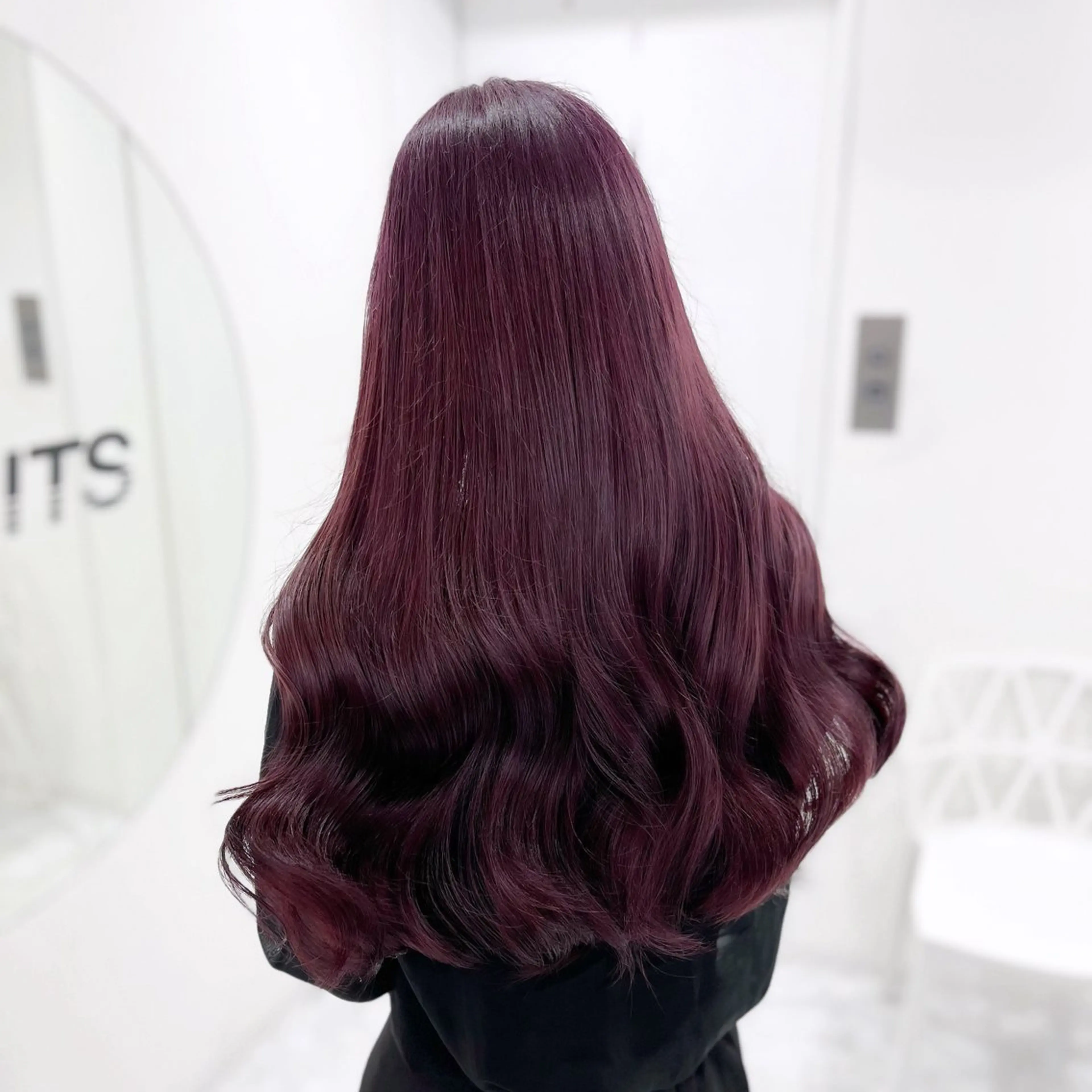 セミロング カラー ヘアカラー トリートメント ヘッドスパ ヘアセット 🩵韓国レイヤー× 寒色カラー🩵のヘアスタイル