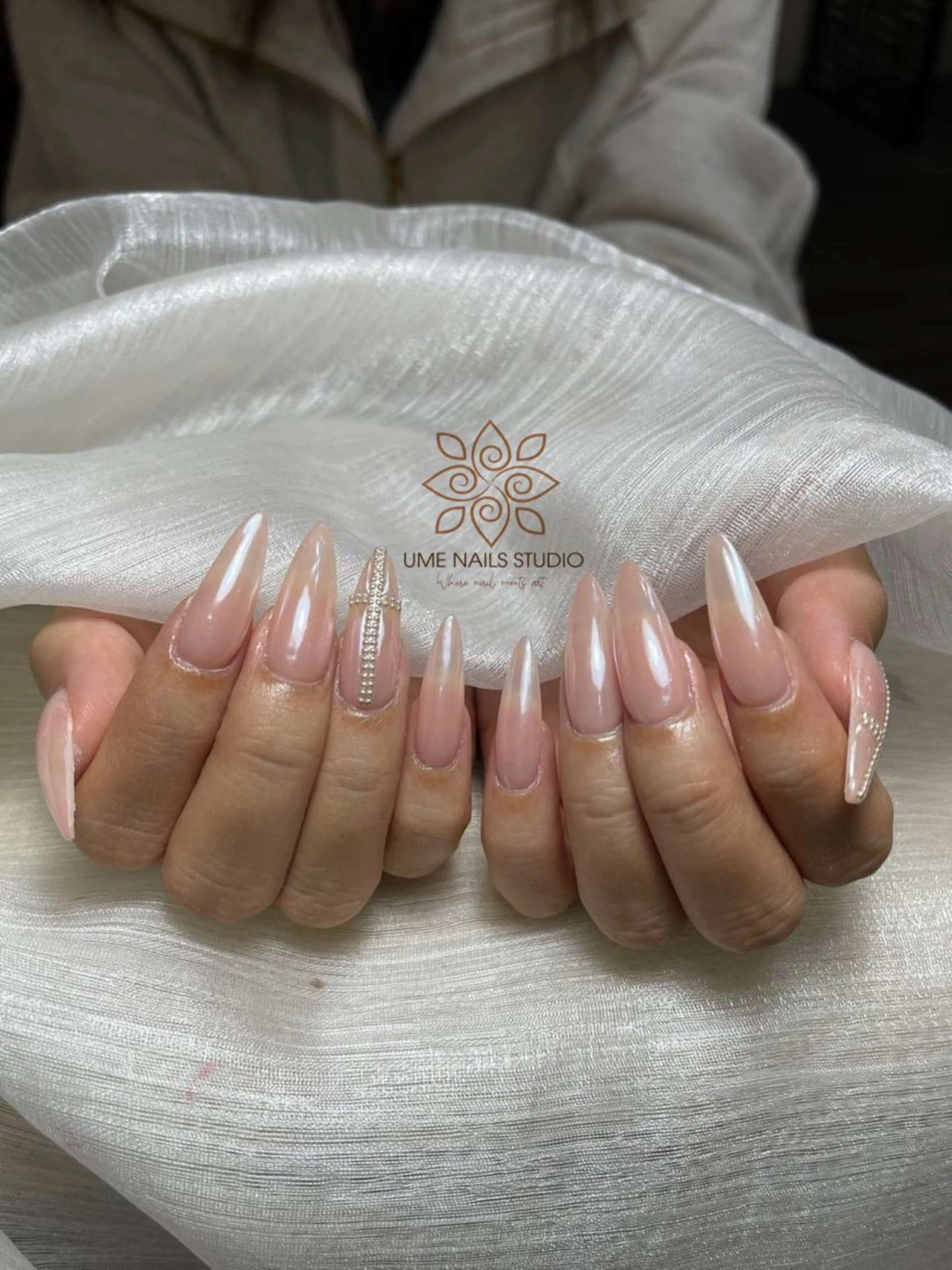ネイル チークネイル クリアネイル ガーリー キラキラネイル 韓国ネイル ハンドネイル Ume Nail Studioのネイルデザイン