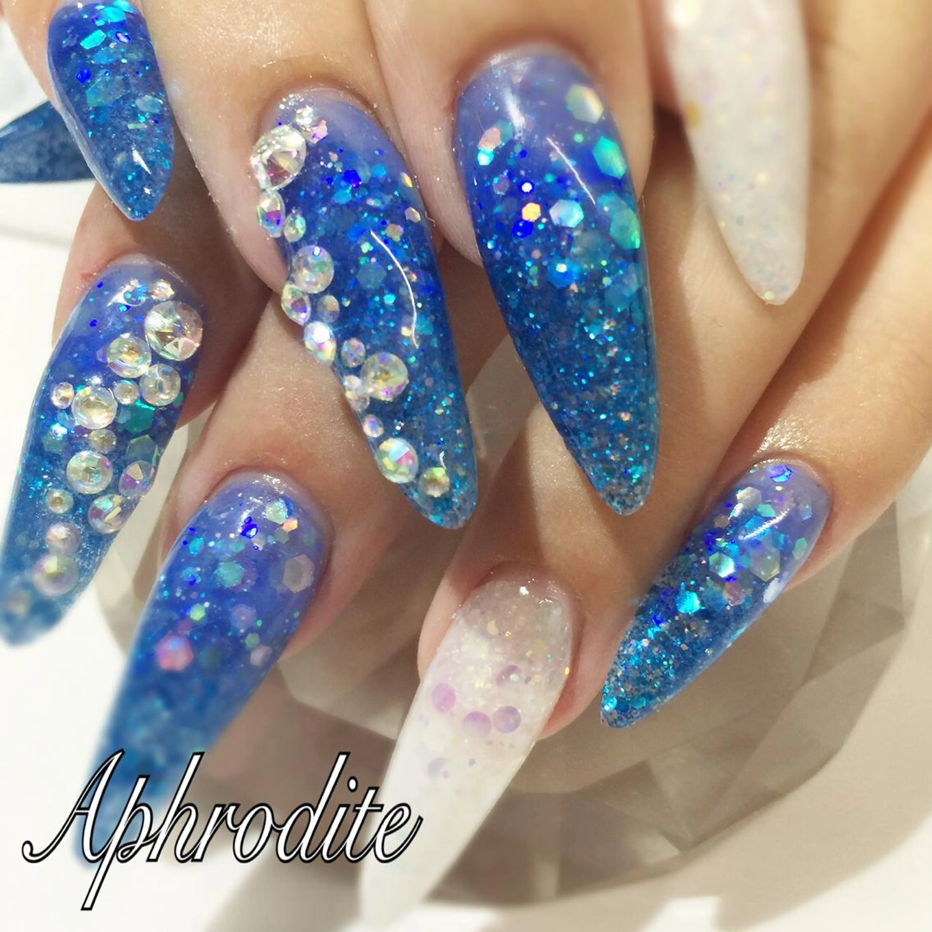 ネイル APHRODITE Nagisaのネイルデザイン