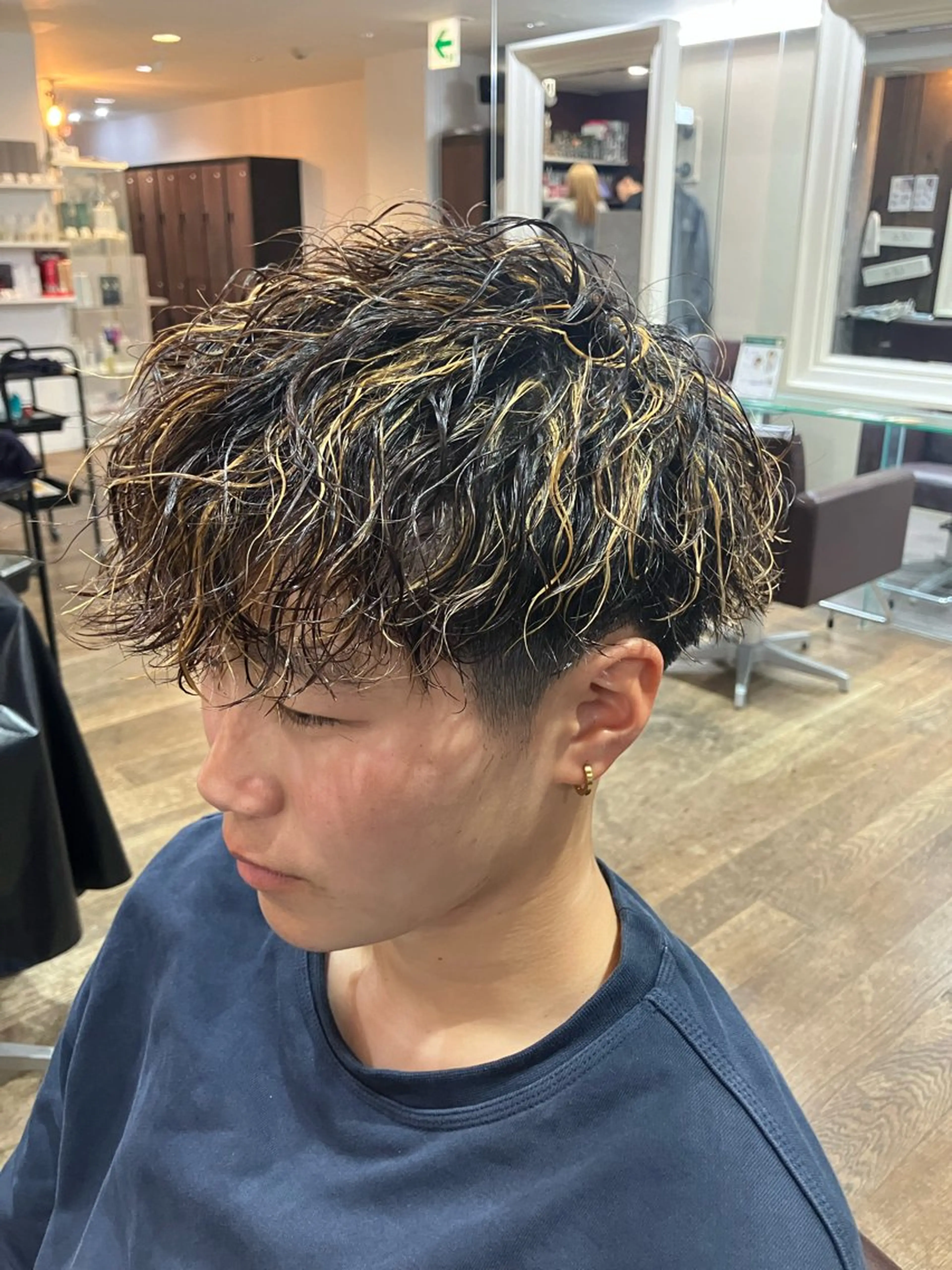 ショート カラー パーマ 山本 聖真のヘアスタイル