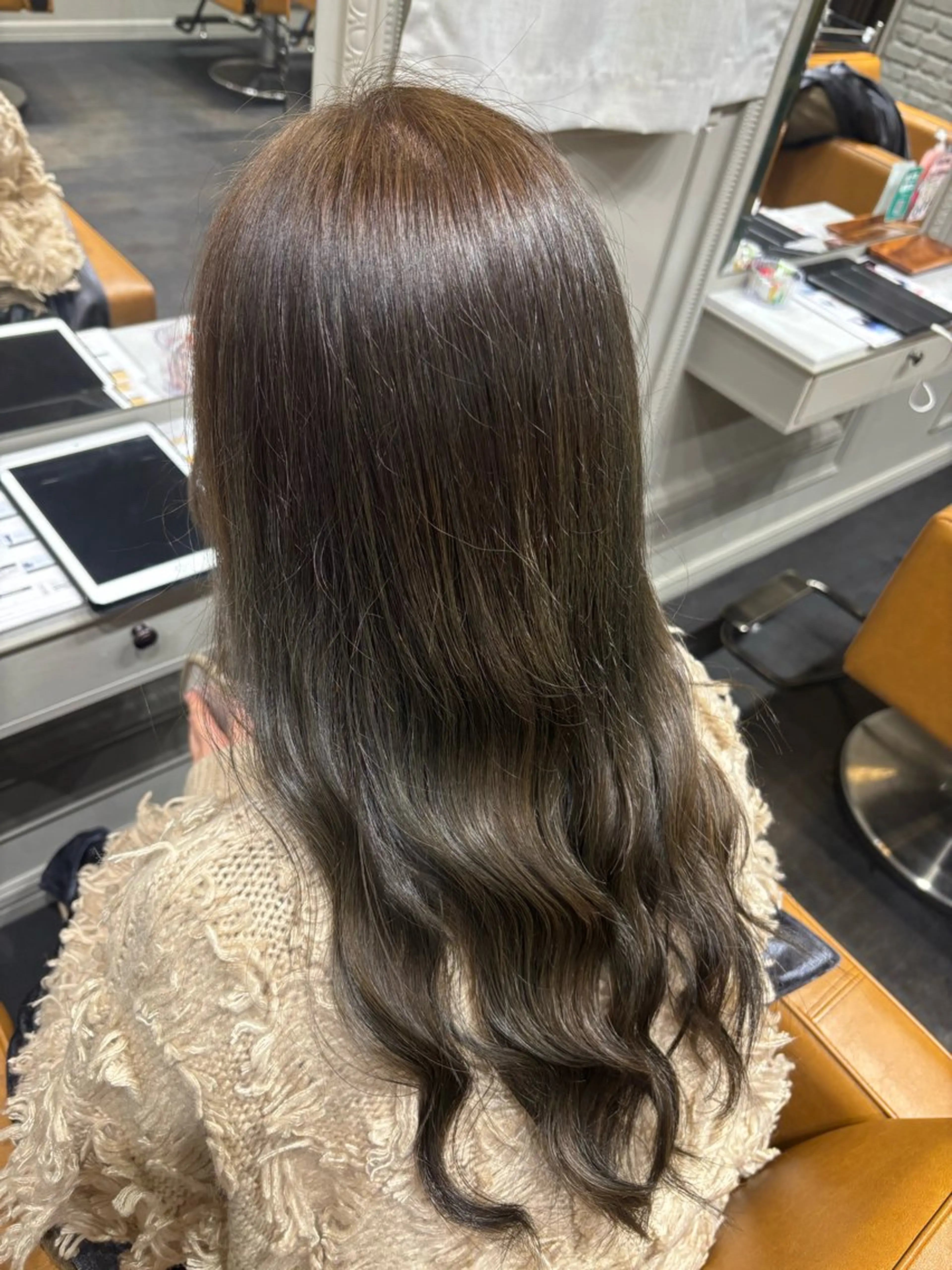 ロング 小西 莉央のヘアスタイル