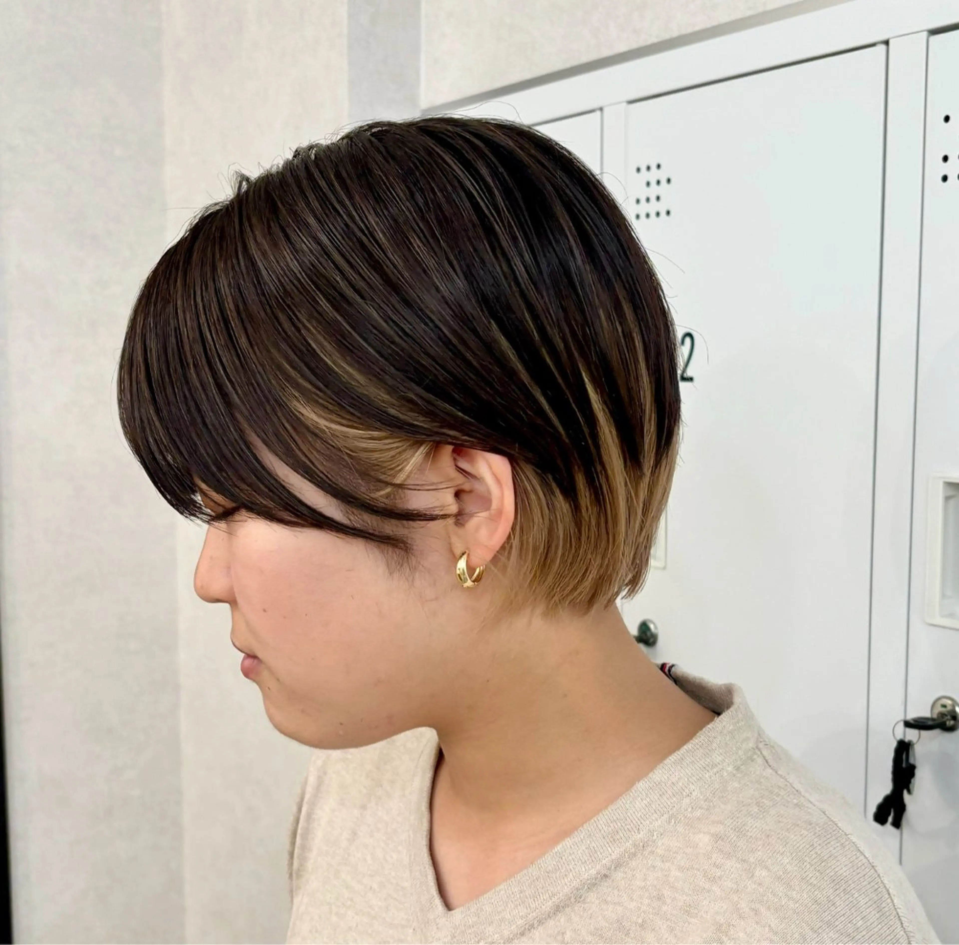 ショート カラー インナーカラー ショートヘア ネヅ カオルのヘアスタイル
