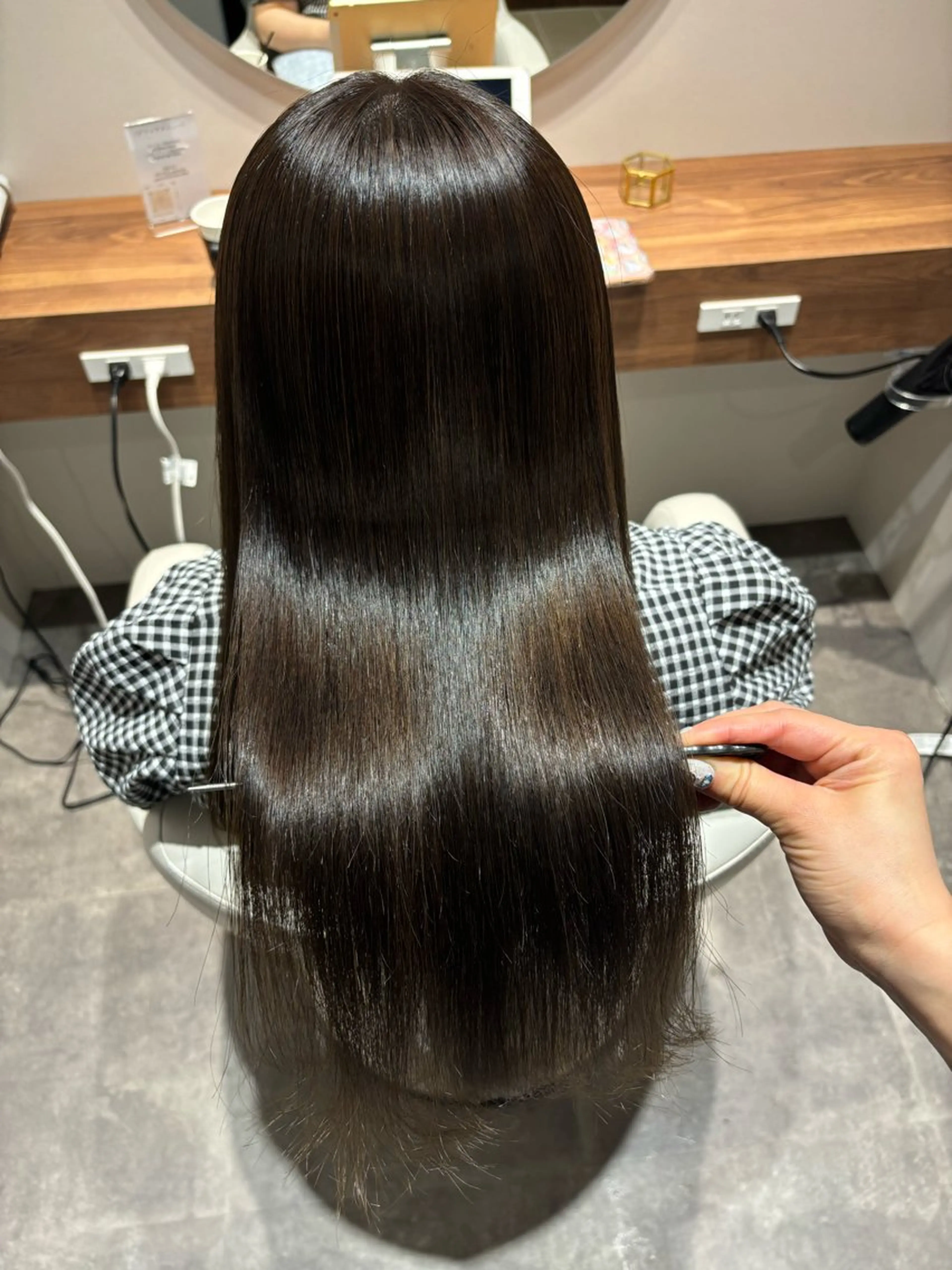 ロング カット ヘアカラー トリートメント 髪質改善 🤍erikaのヘアスタイル