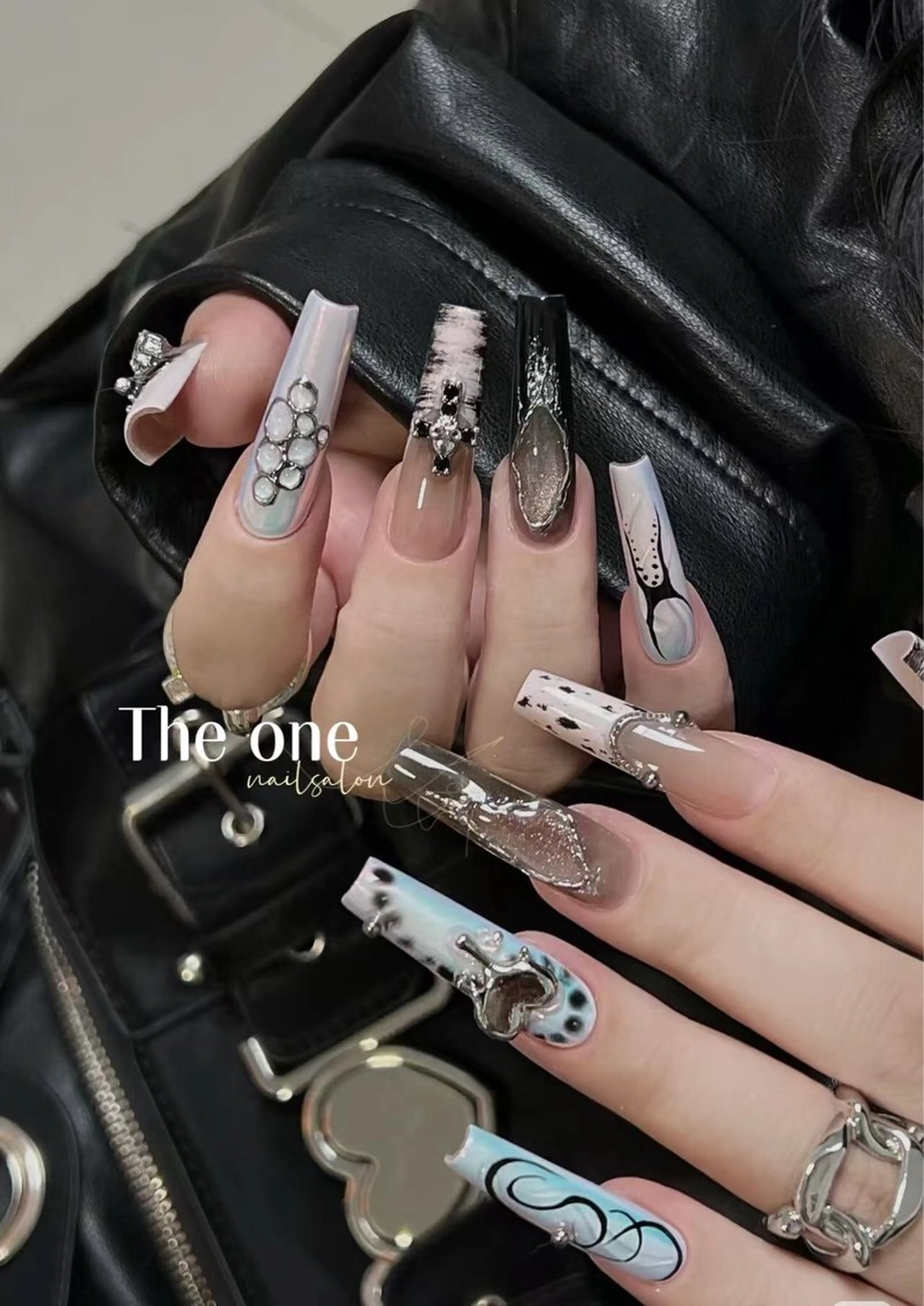 ネイル THE ONE 杉山のネイルデザイン