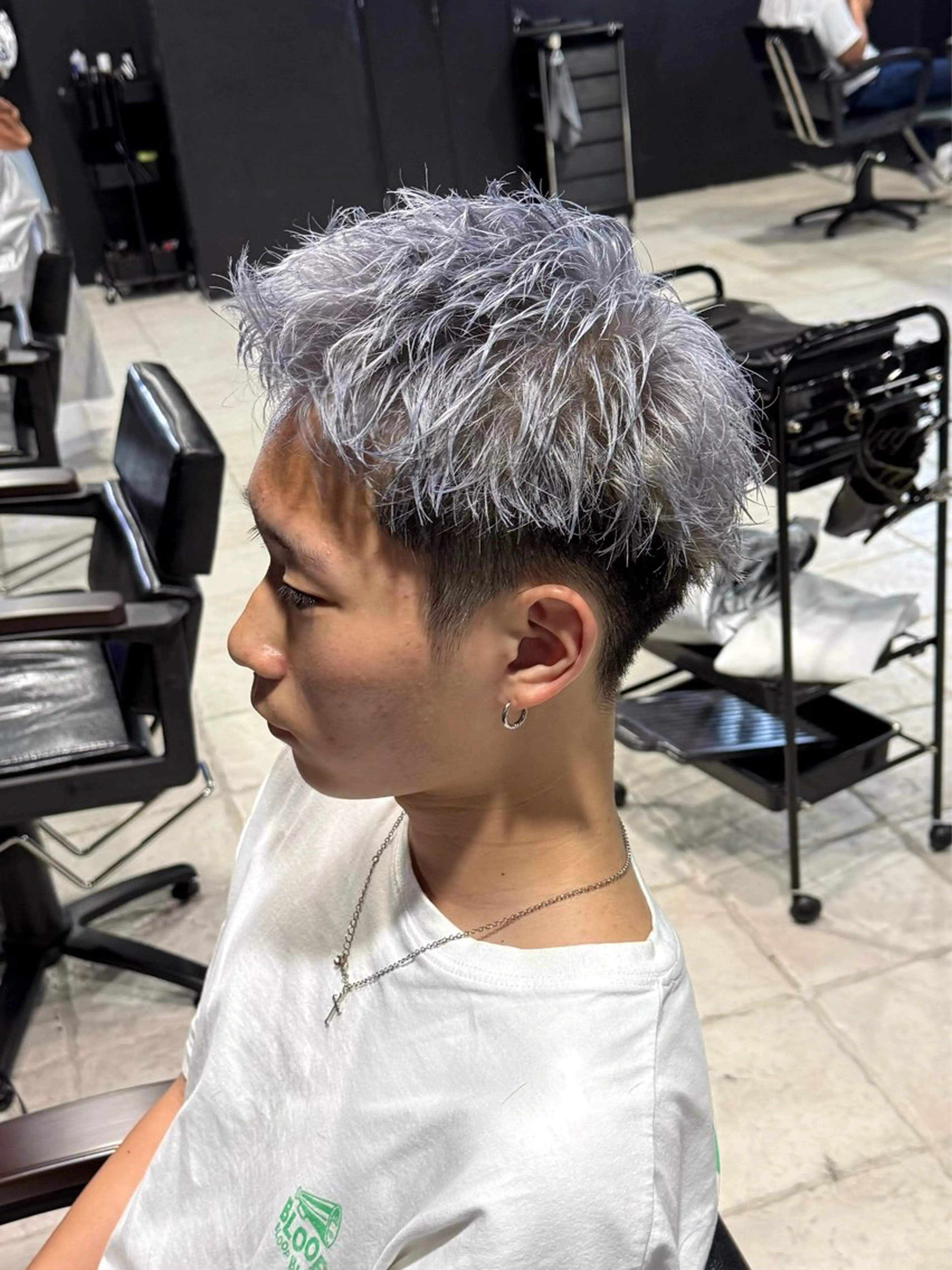 ショート カラー メンズ メンズブリーチ スパイキーショート ブリーチ シルバー ショートヘア カット ヘアカラー 難波/メンズウルフ・ フェザーパーマ鶴田文のヘアスタイル