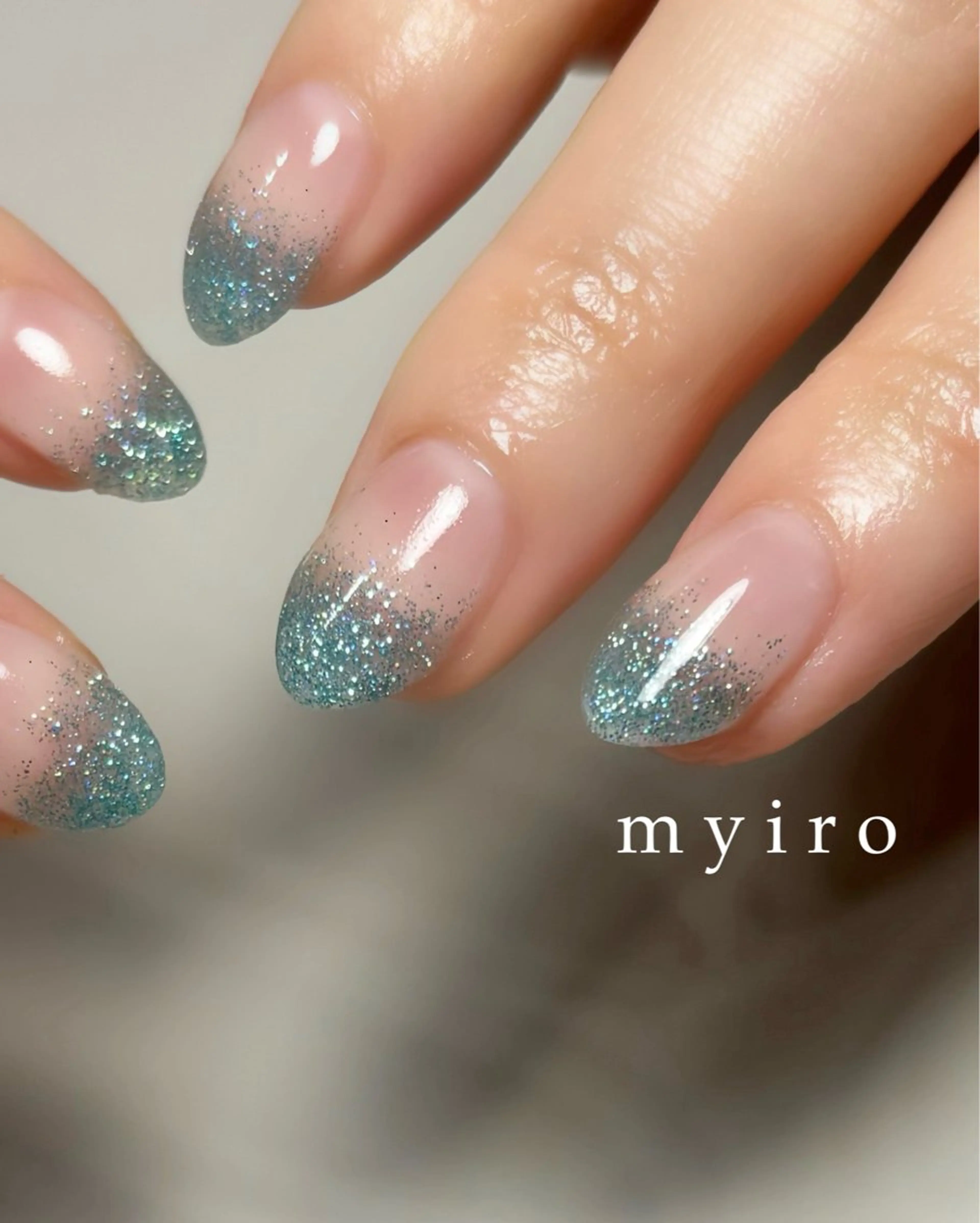 ネイル グラデーション ラメ(グリッター) ラメグラデーション ハンドネイル myiro【マイロ】 林のネイルデザイン
