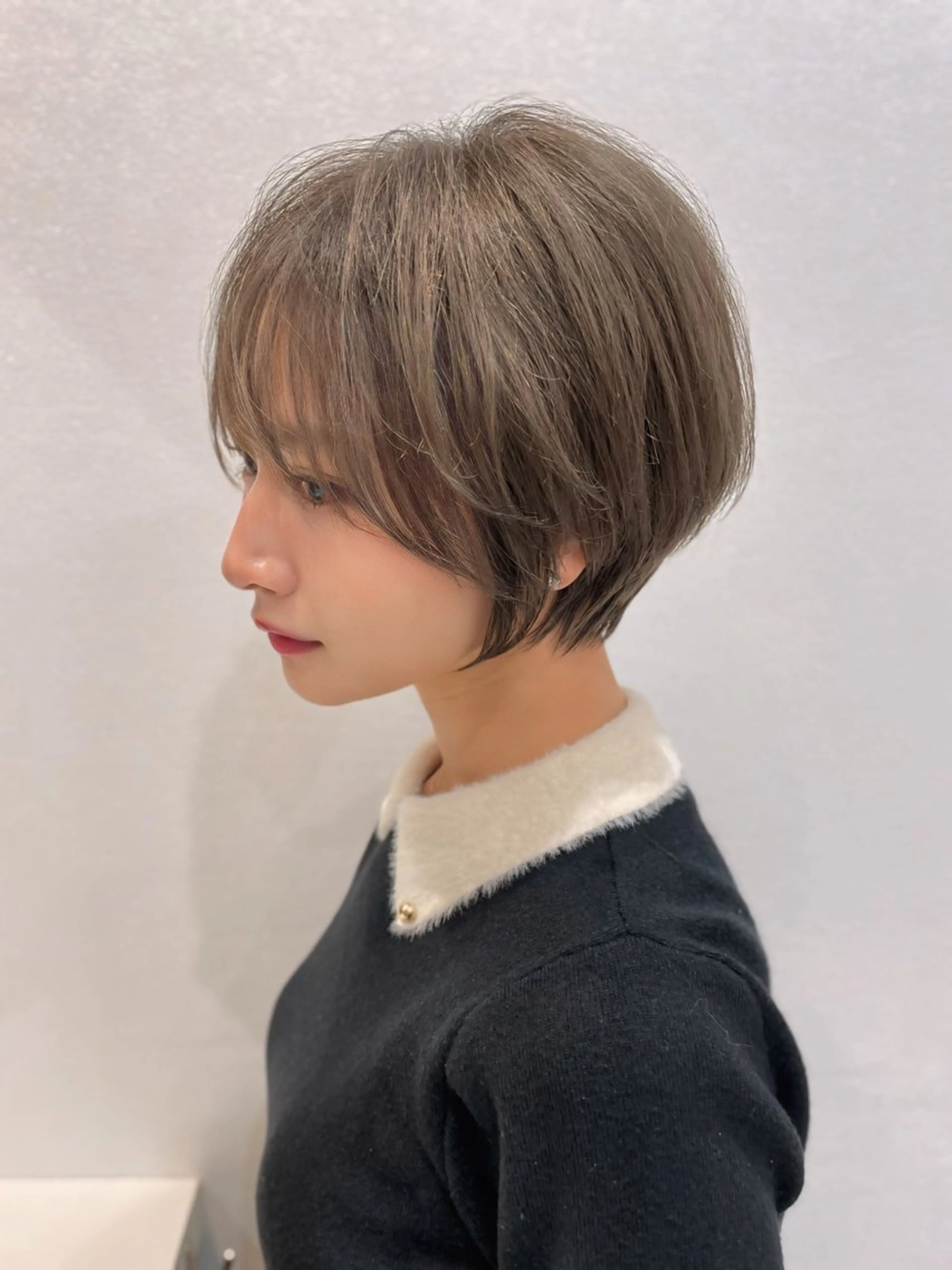 ショート カラー ヘアカラー トリートメント 💛ハイトーン× カット LEON🩶のヘアスタイル