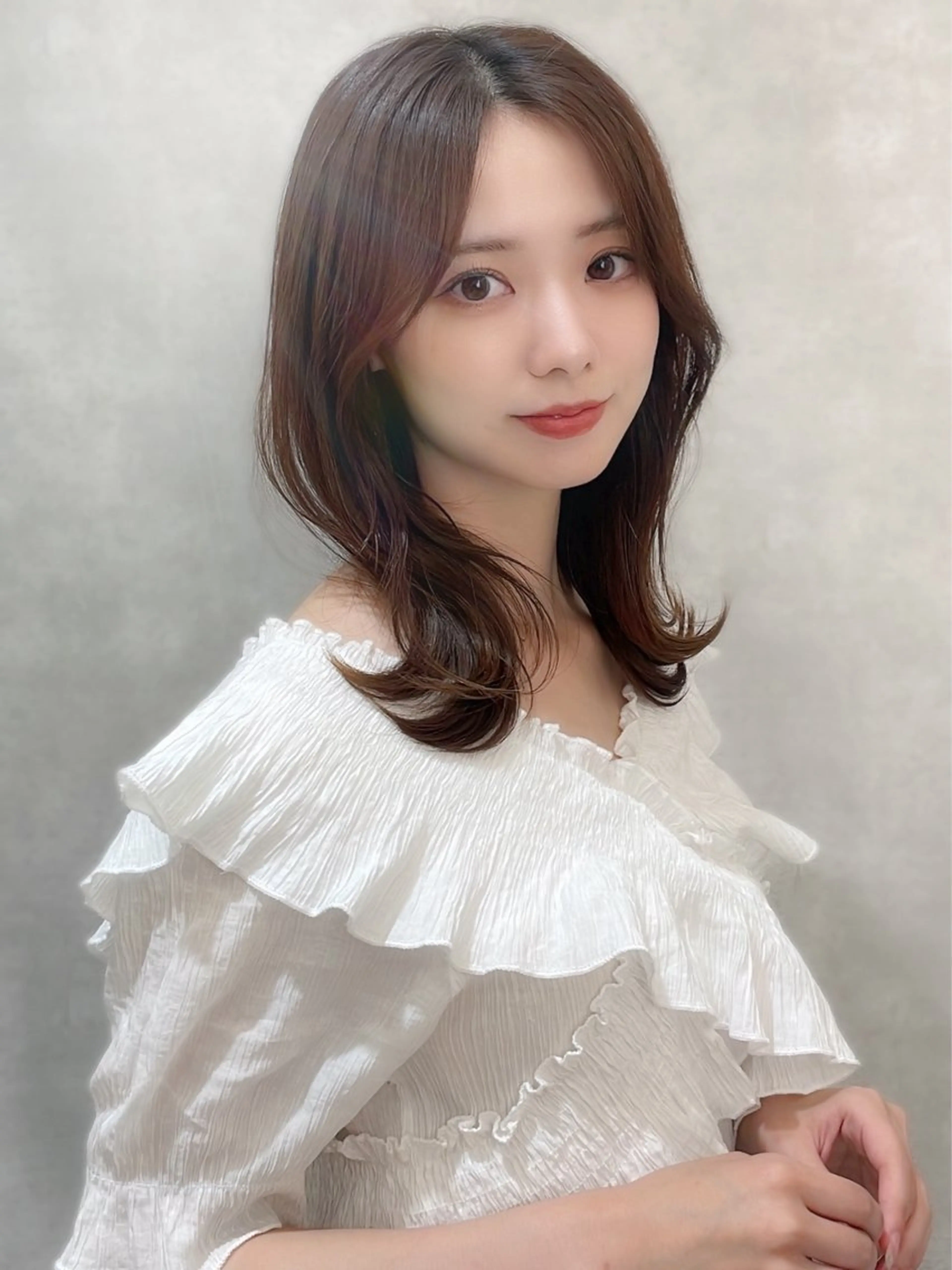 セミロング La Bless 大阪梅田所属・梅田 ミディアム ショートYUKINOのヘアスタイル