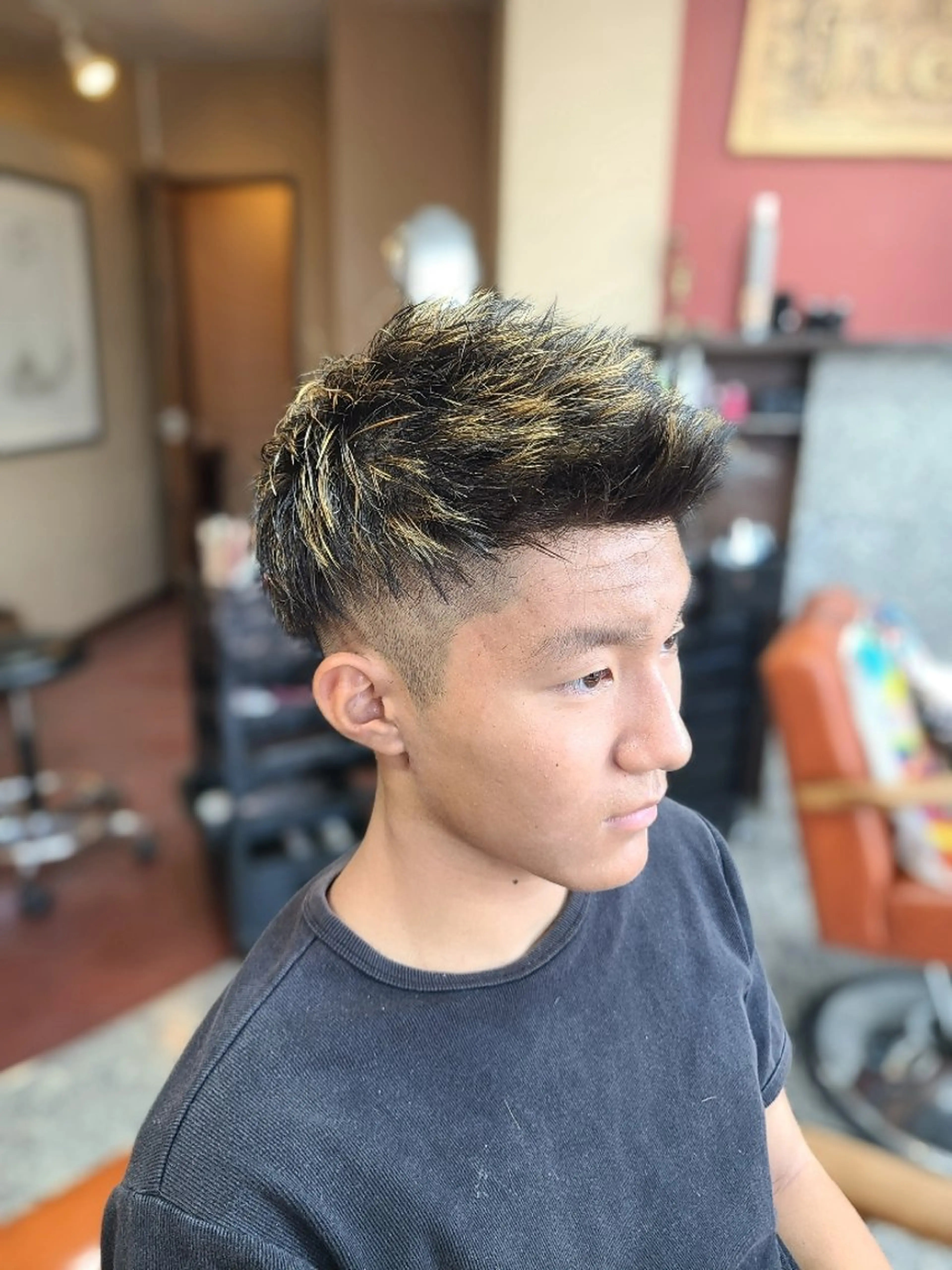 ショート メンズ カラー メンズハイライト ハイライトカラー ハイライト 桐島 令奈のヘアスタイル