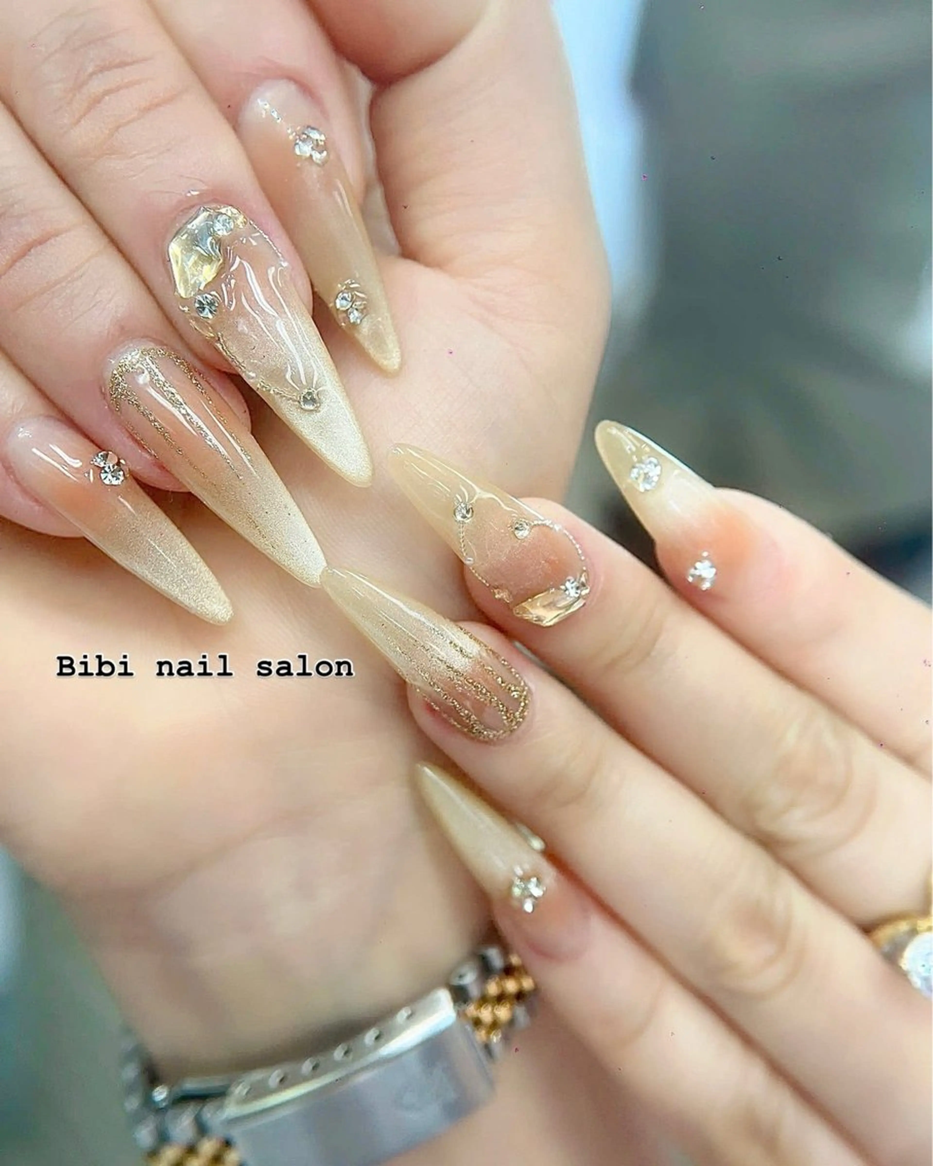 セミロング ハンドネイル Bibi beauty spa Osaka所属・Chann Channのネイルデザイン