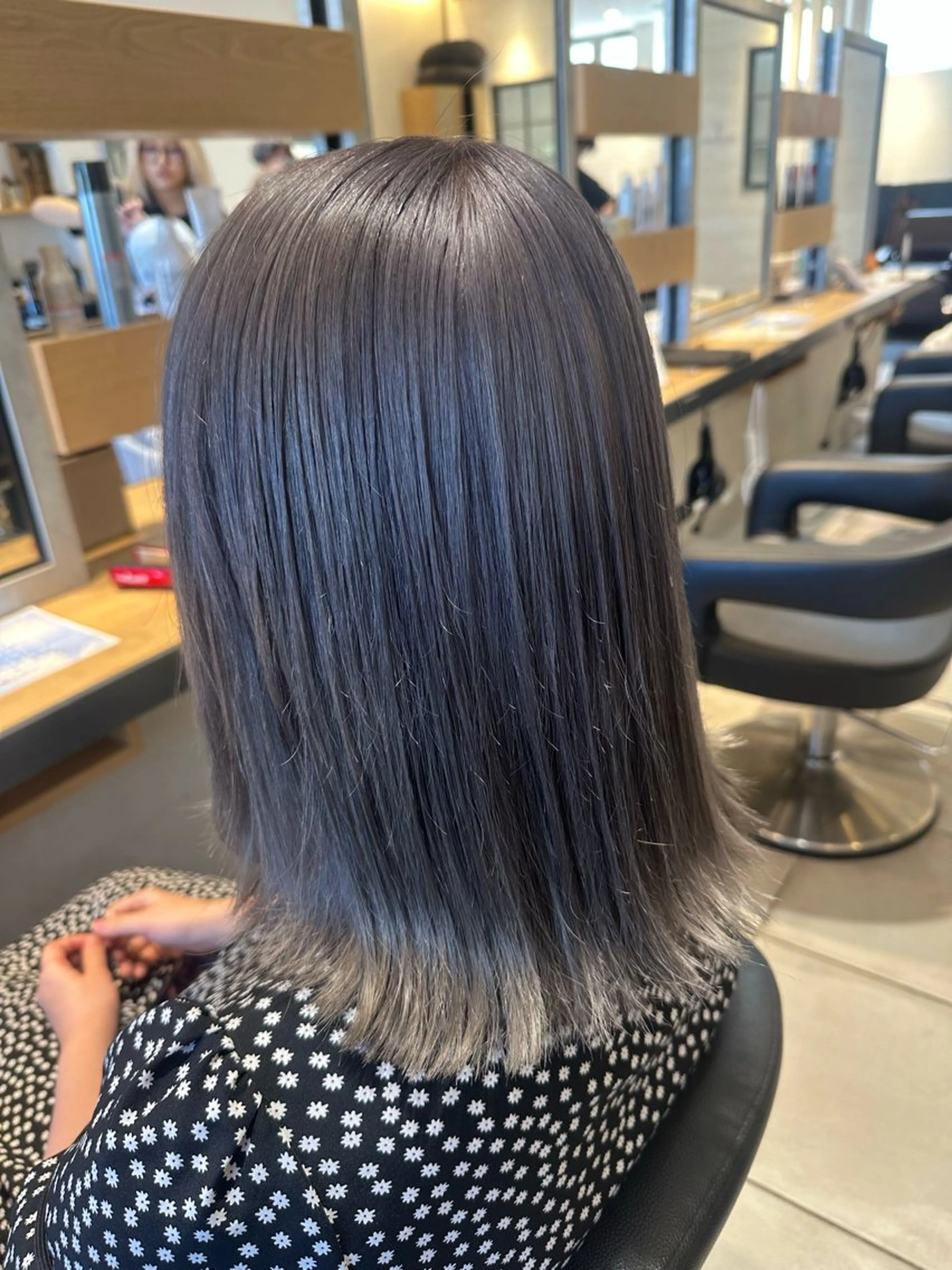 カラー アッシュ ブリーチ フクイ ミユのヘアスタイル