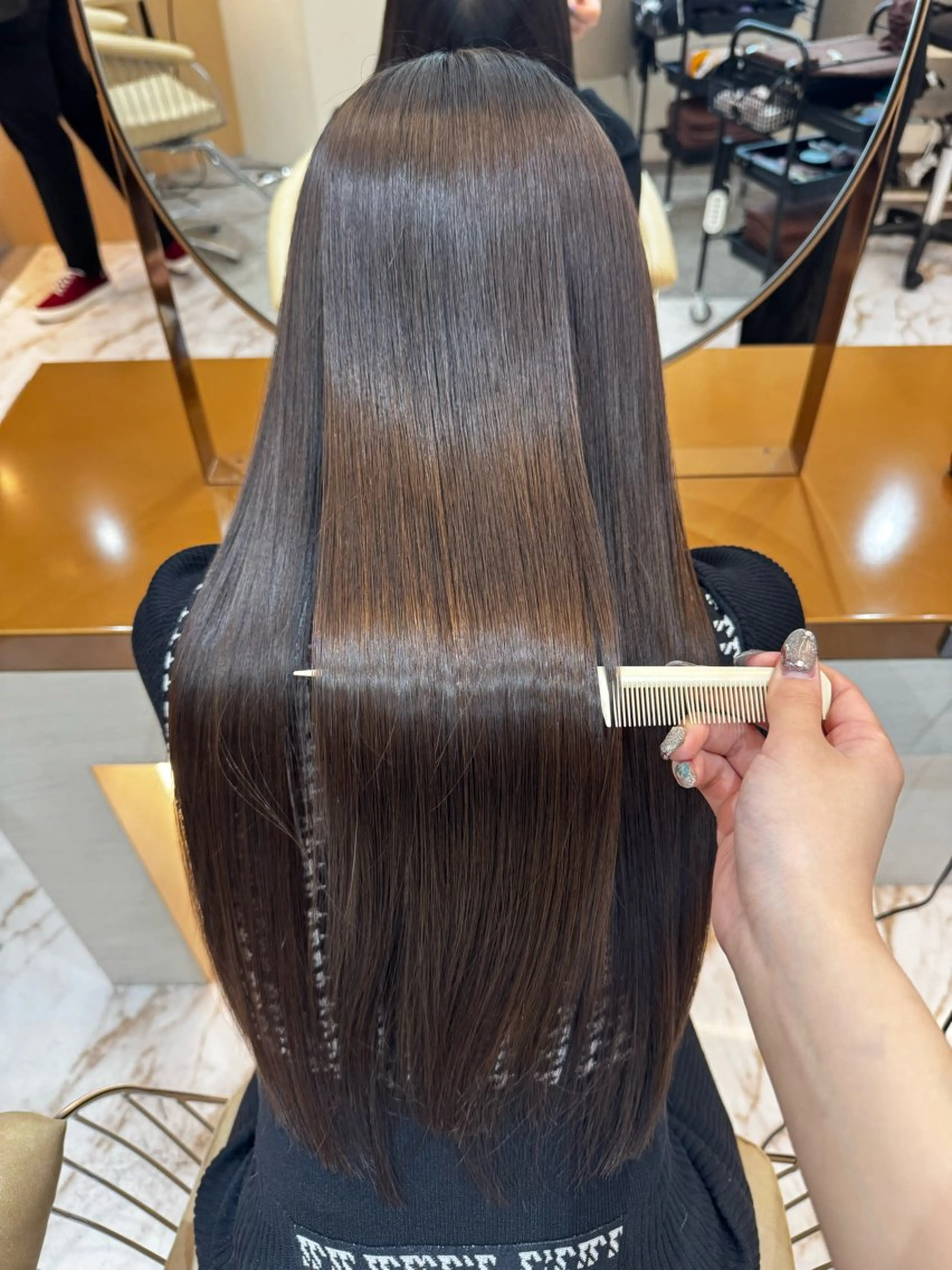 ロング 縮毛矯正 カット トリートメント ♡ザクザクレイヤー× うる艶透明感♡西島のヘアスタイル