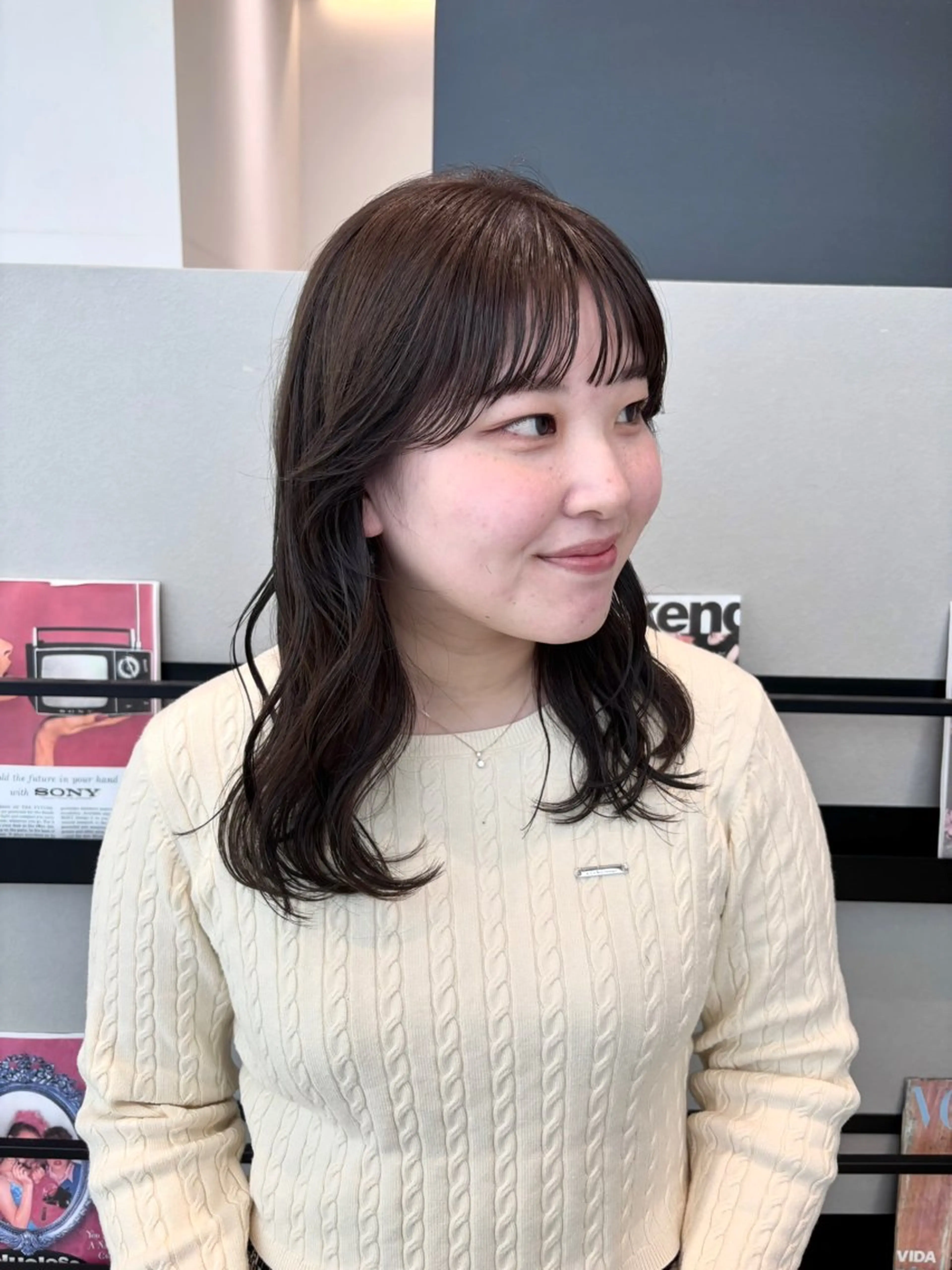 ミディアム カラー ヘアアレンジ 透明感カラー グレージュ カット ヘアカラー トリートメント 透明感カラー/ レイヤーkotonoのヘアスタイル