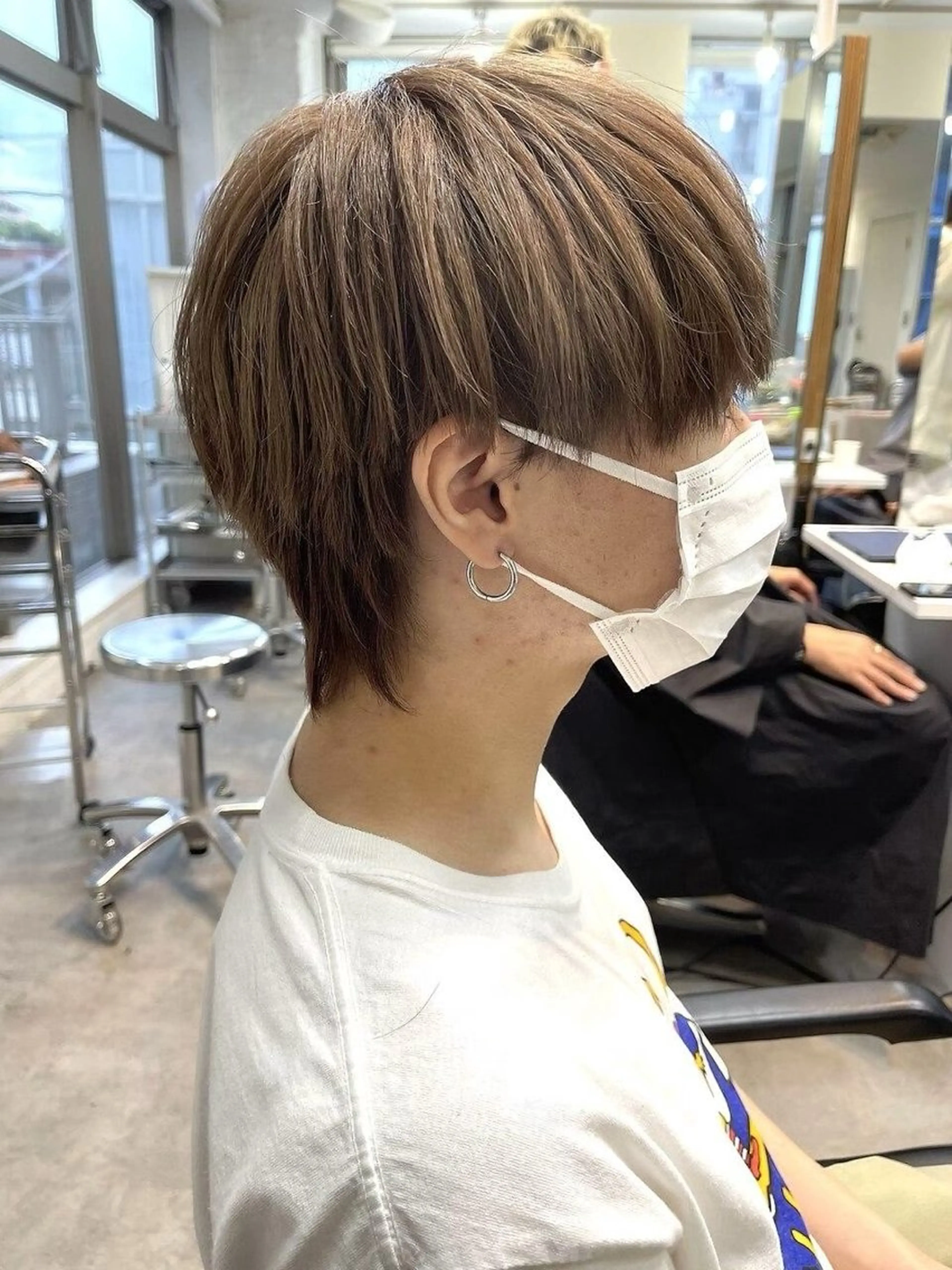 カラー メンズ メンズブリーチ メンズハイトーン ベージュカラー ブリーチ ハイトーンカラー fifth 原宿 波巻きパーマイノウエのヘアスタイル