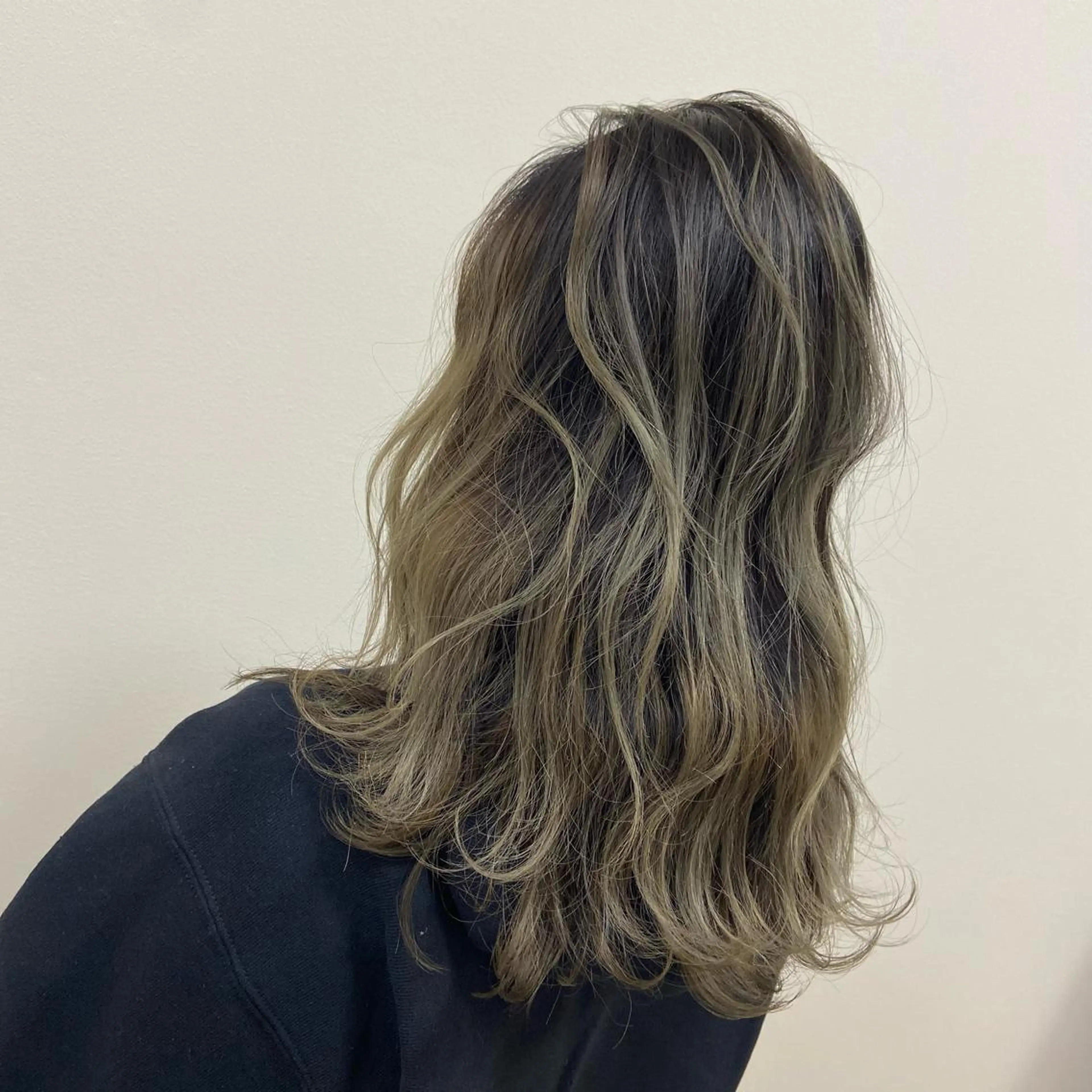 ミディアム カラー カット ヘアカラー marshu  梅田店所属・髪質改善 透明感×韓国風のヘアスタイル