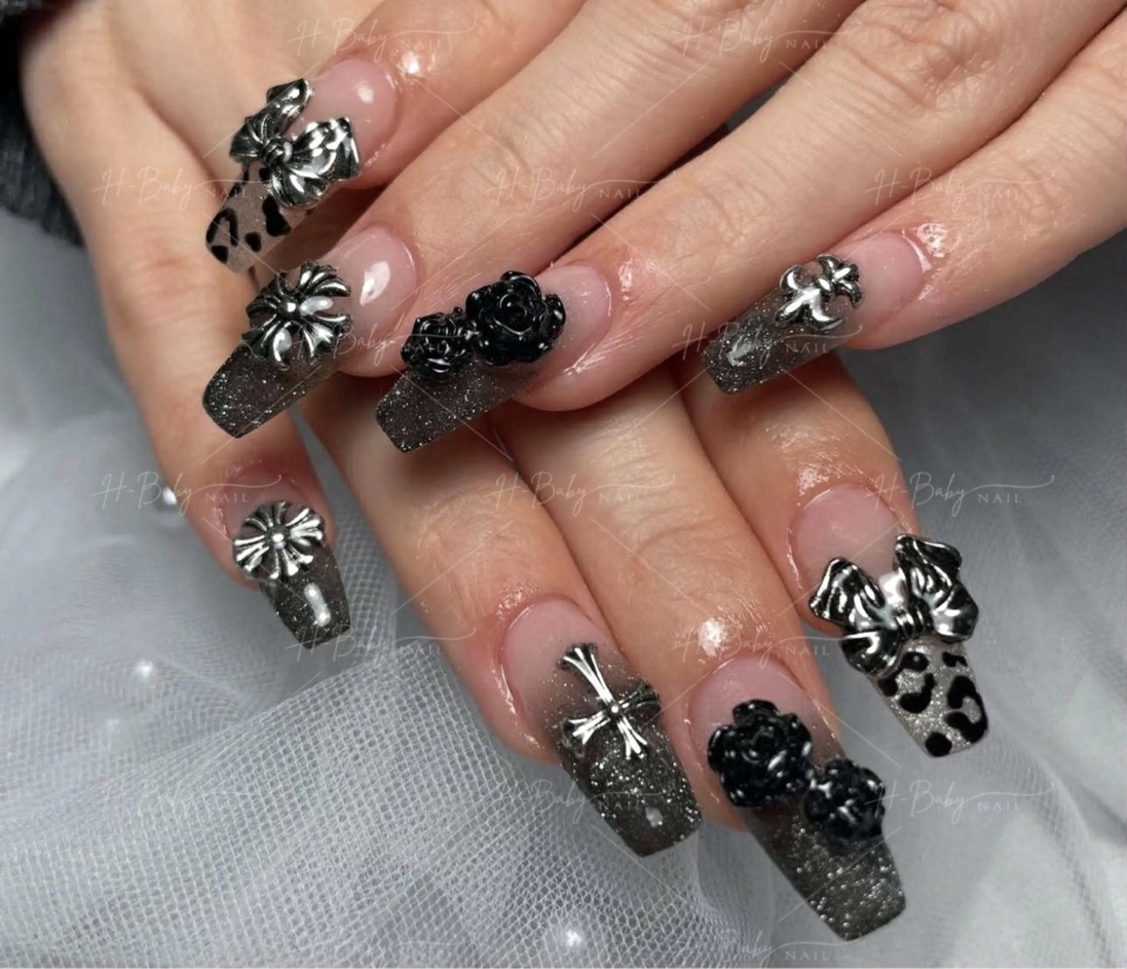 ネイル フレンチネイル ジェルネイル ハロウィン キラキラネイル 韓国ネイル ハンドネイル H.baby Nail Salonのネイルデザイン