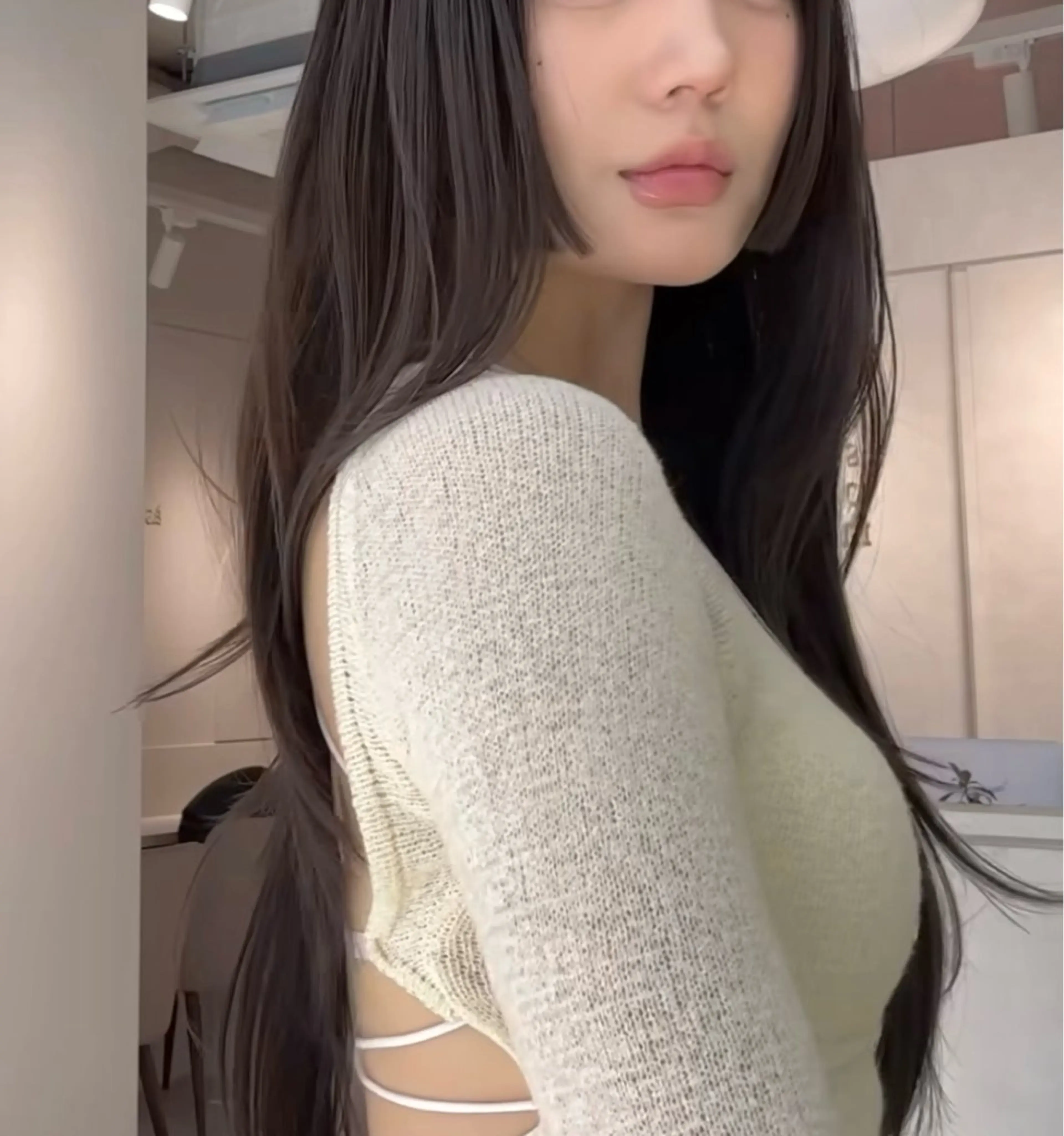 ロング ハッシュカット ハイレイヤー 姫カット 韓国風ヘア レイヤーカット TIECHEL所属・韓国ナチュラル・ ベージュ/落合夏希のヘアスタイル