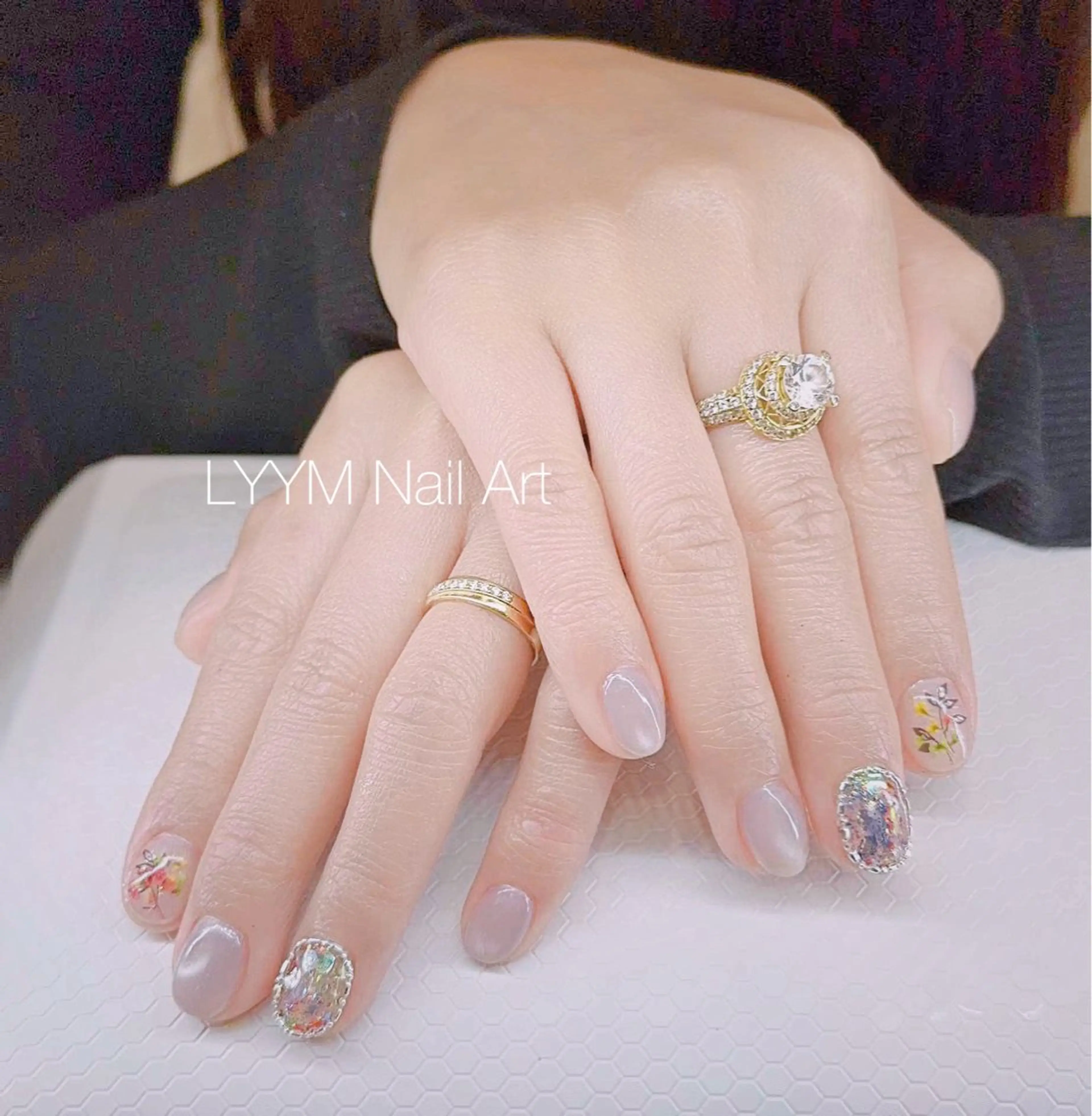 ネイル ホワイト ハンドネイル LYYM Nail Salonのネイルデザイン