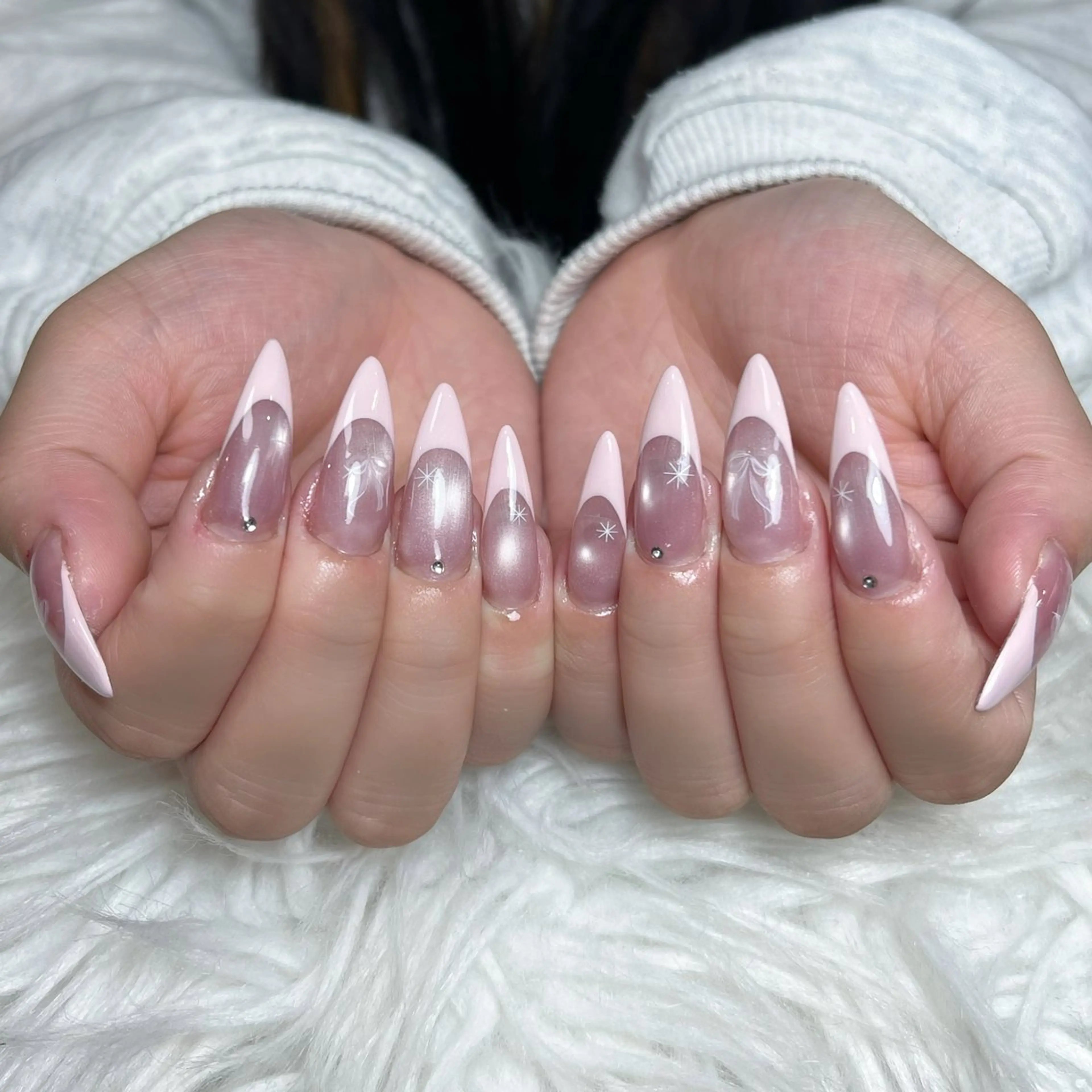 ネイル オーロラネイル ボルドー ブラウン 氷ネイル・うるうるネイル キラキラネイル Julli NailStudioのネイルデザイン