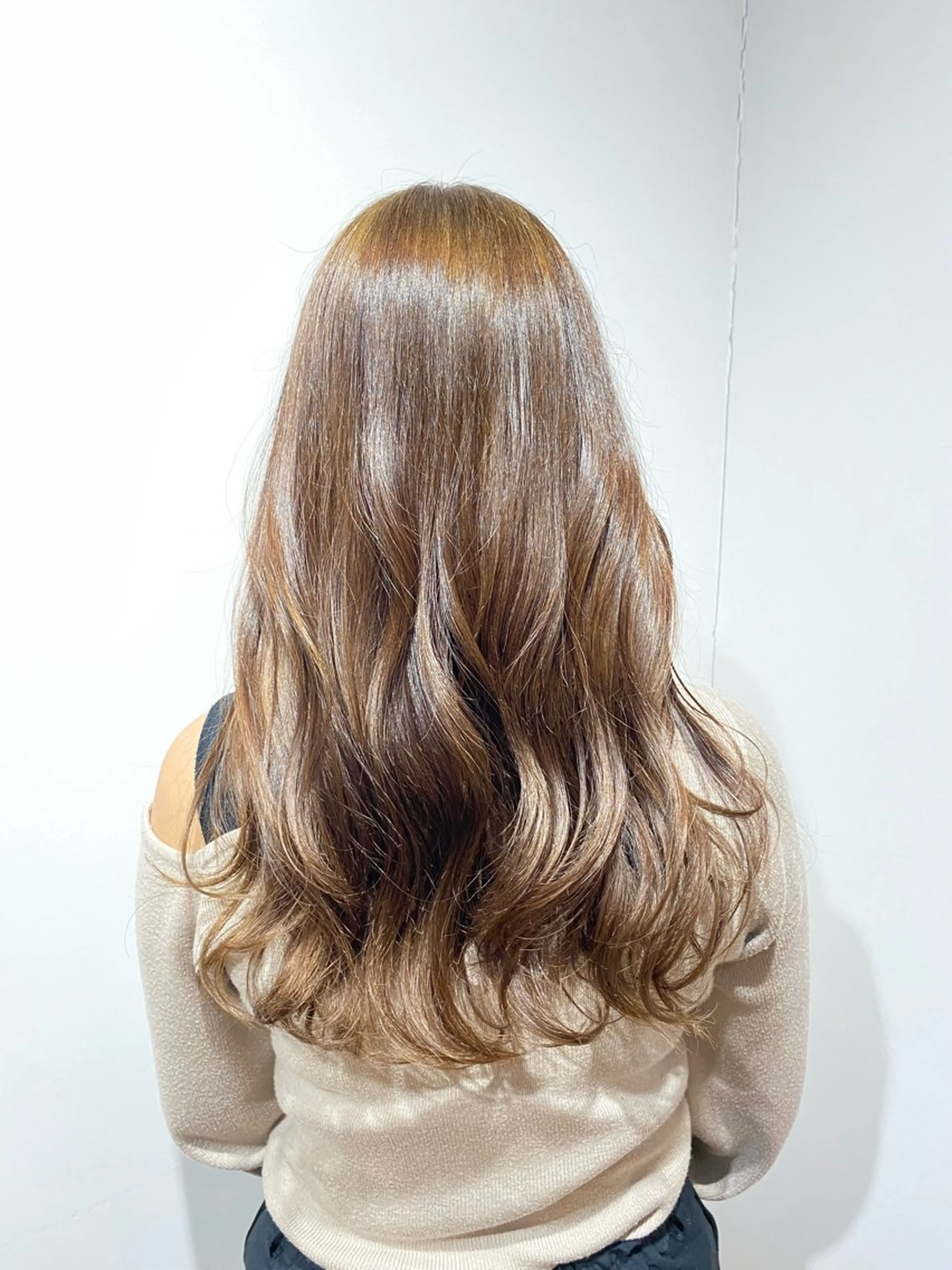 ロング カラー ベージュカラー ミルクティーベージュ ヘアカラー 暖色系カラー まおのヘアスタイル