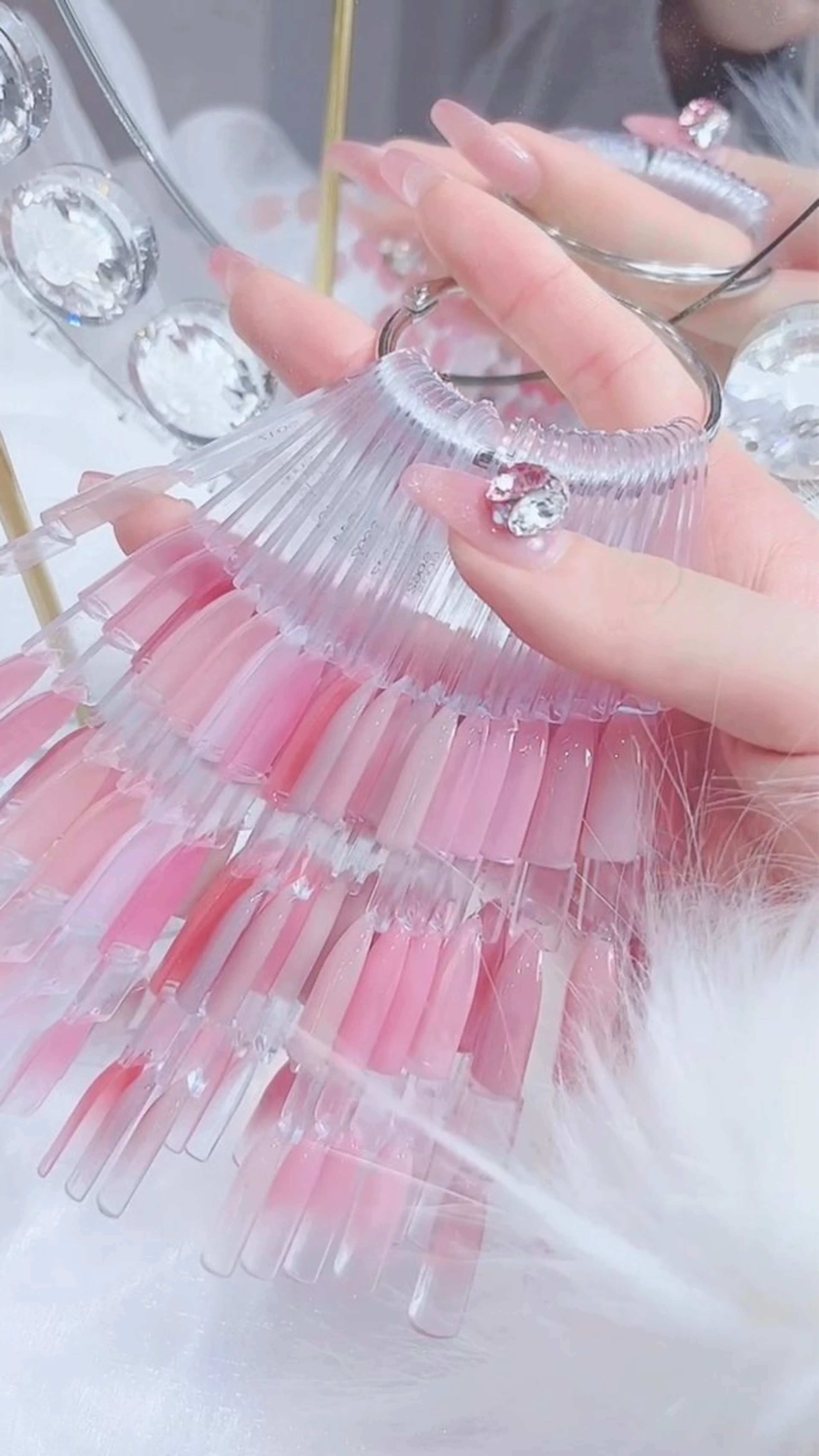 ネイル ピンク Lovinなんばスカイオ店所属・Shikata Asukaのネイルデザイン