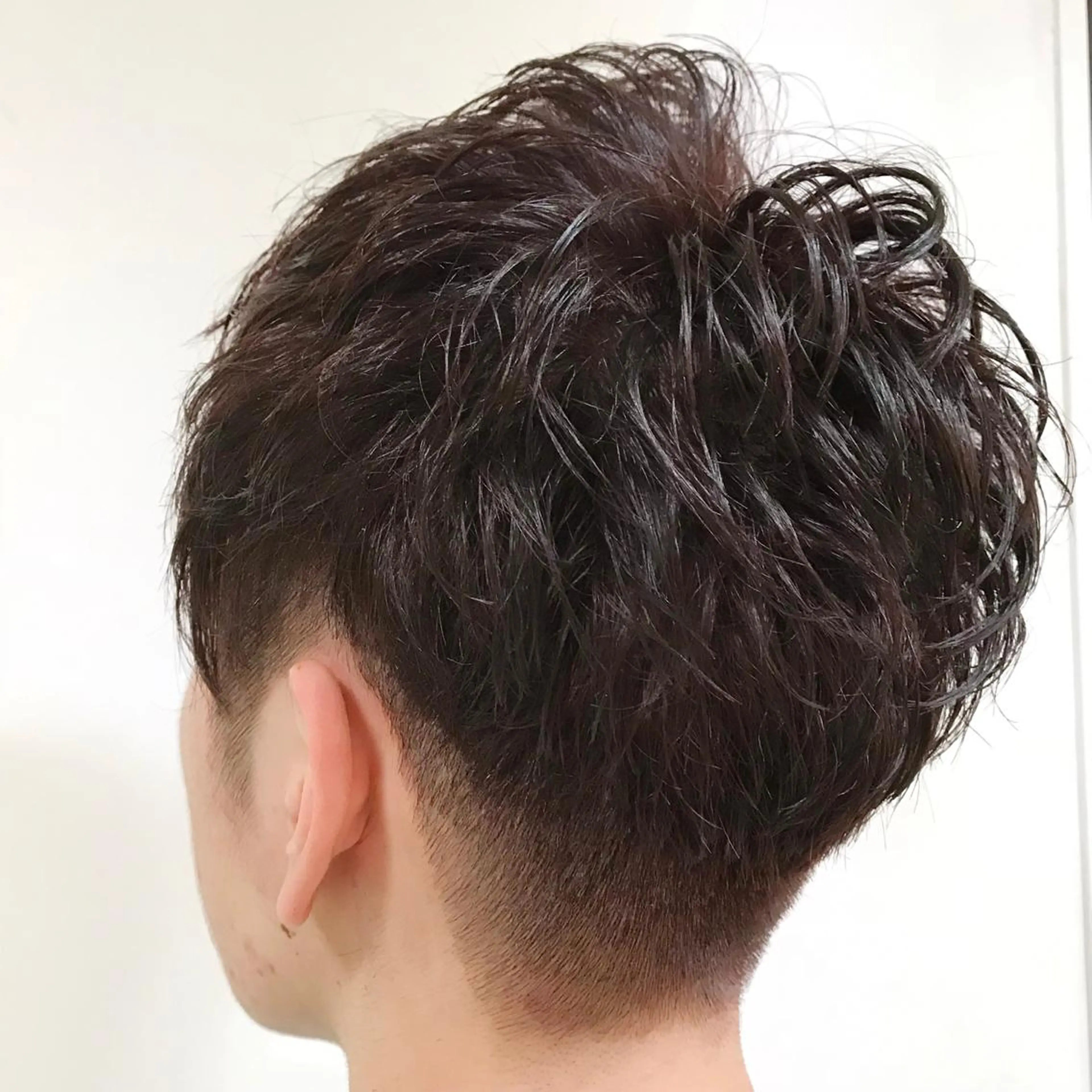 カラー メンズ マッシュ 刈り上げ 🌈限定価格🌈 鈴木　瑛輔のヘアスタイル