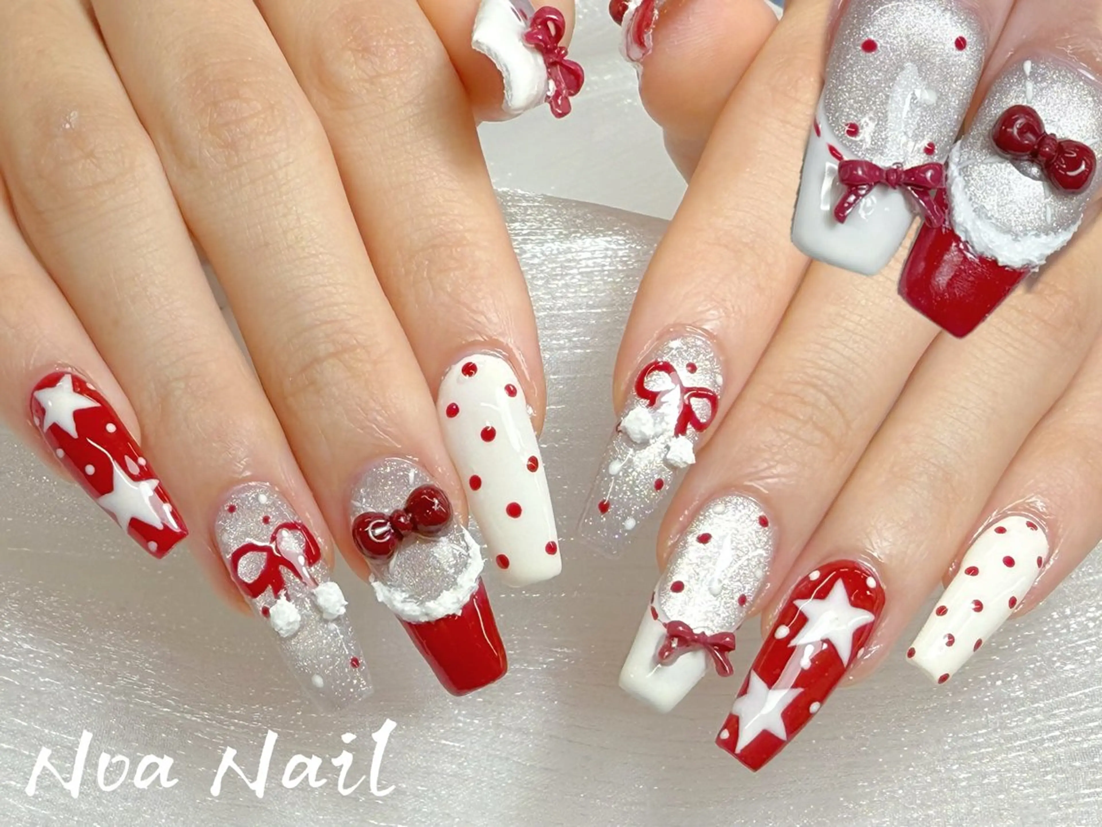 ロング 韓国風ヘア クリスマス ハンドネイル Noa Nailのネイルデザイン