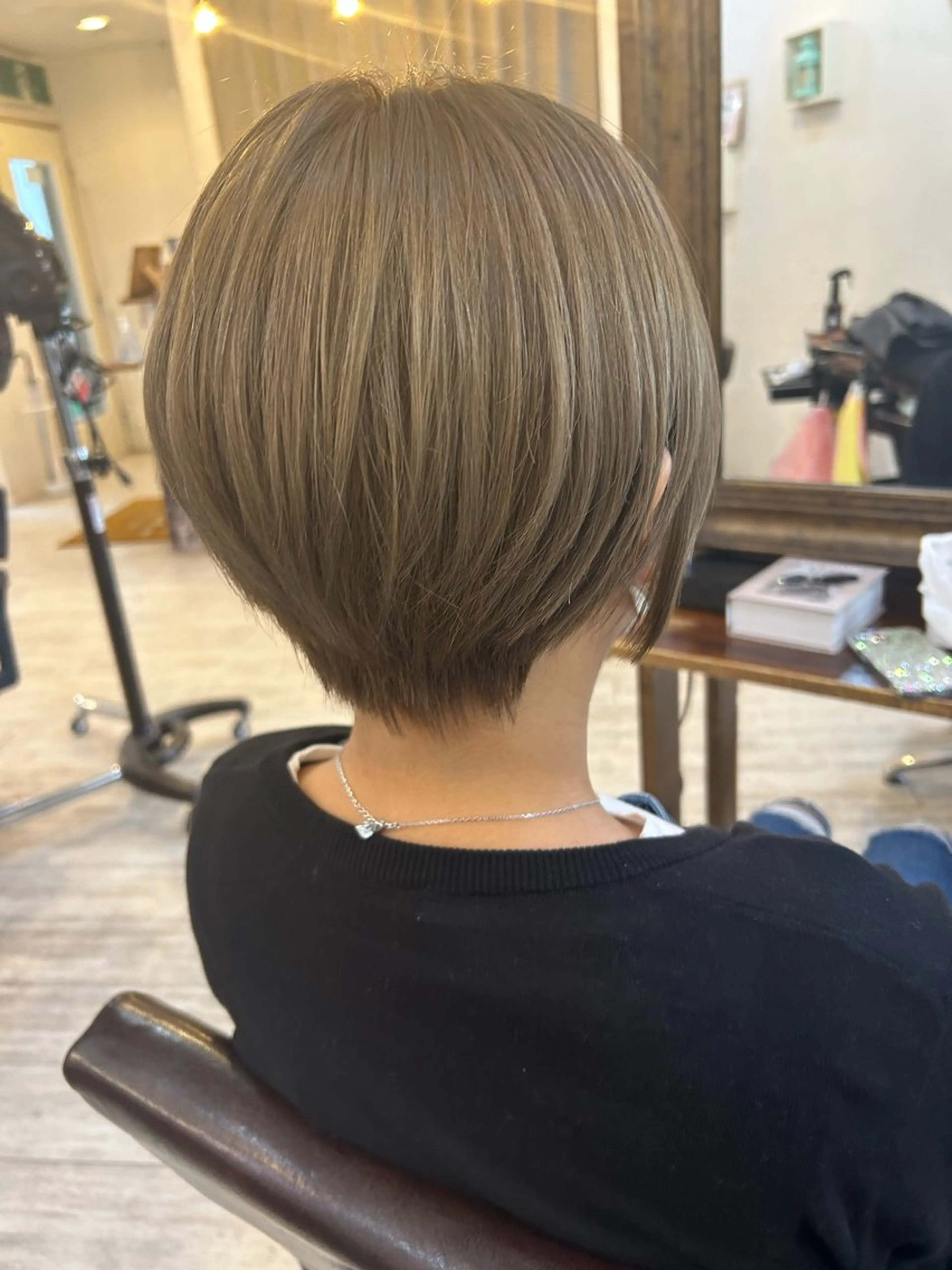 癒マッサージ付きシャンプー付きカット＋キラキラトリートメントの写真