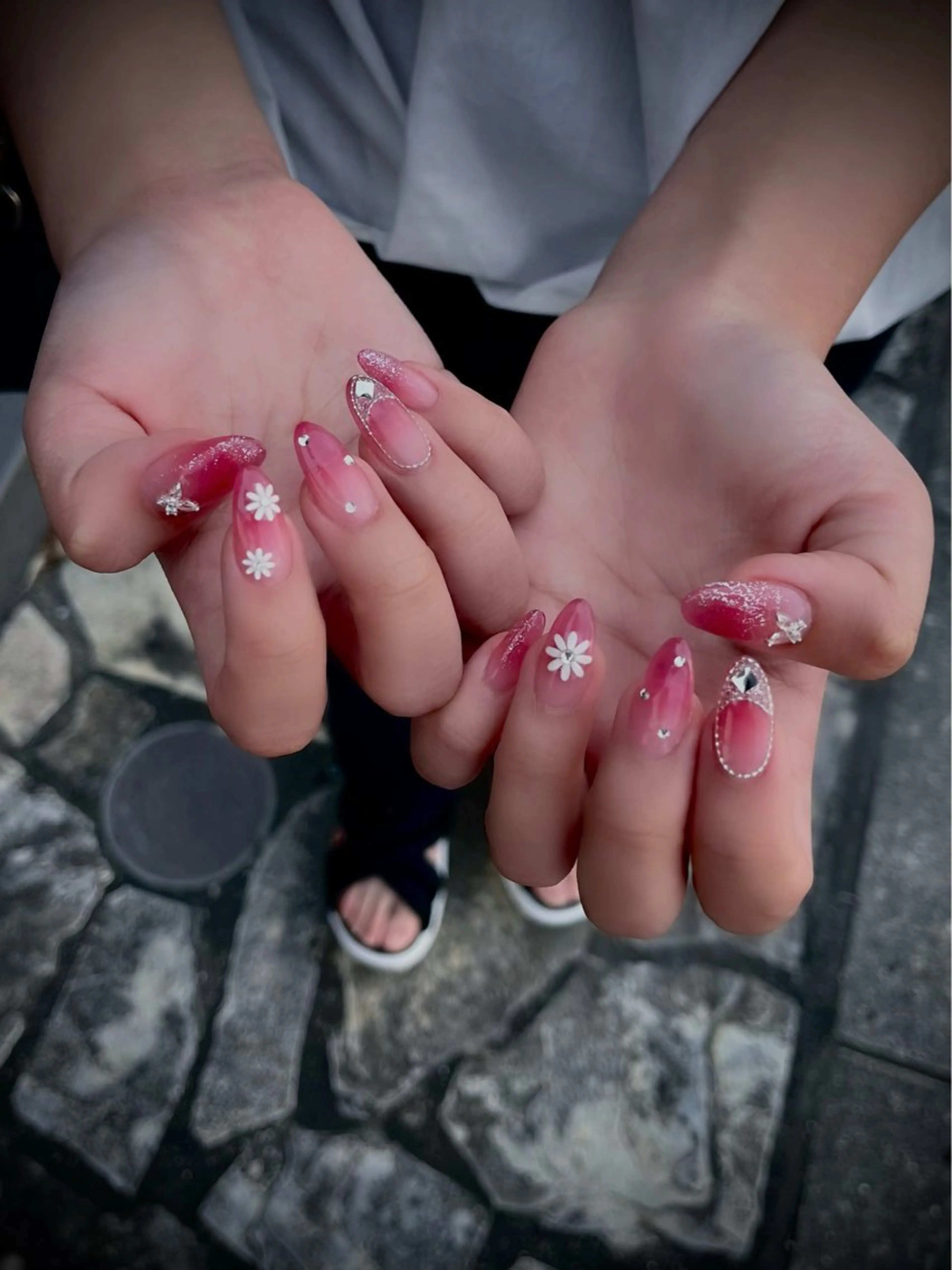 ネイル フットネイル キラキラネイル マグネットネイル ワンカラーネイル スカルプネイル nine.🦋 YUKOのネイルデザイン