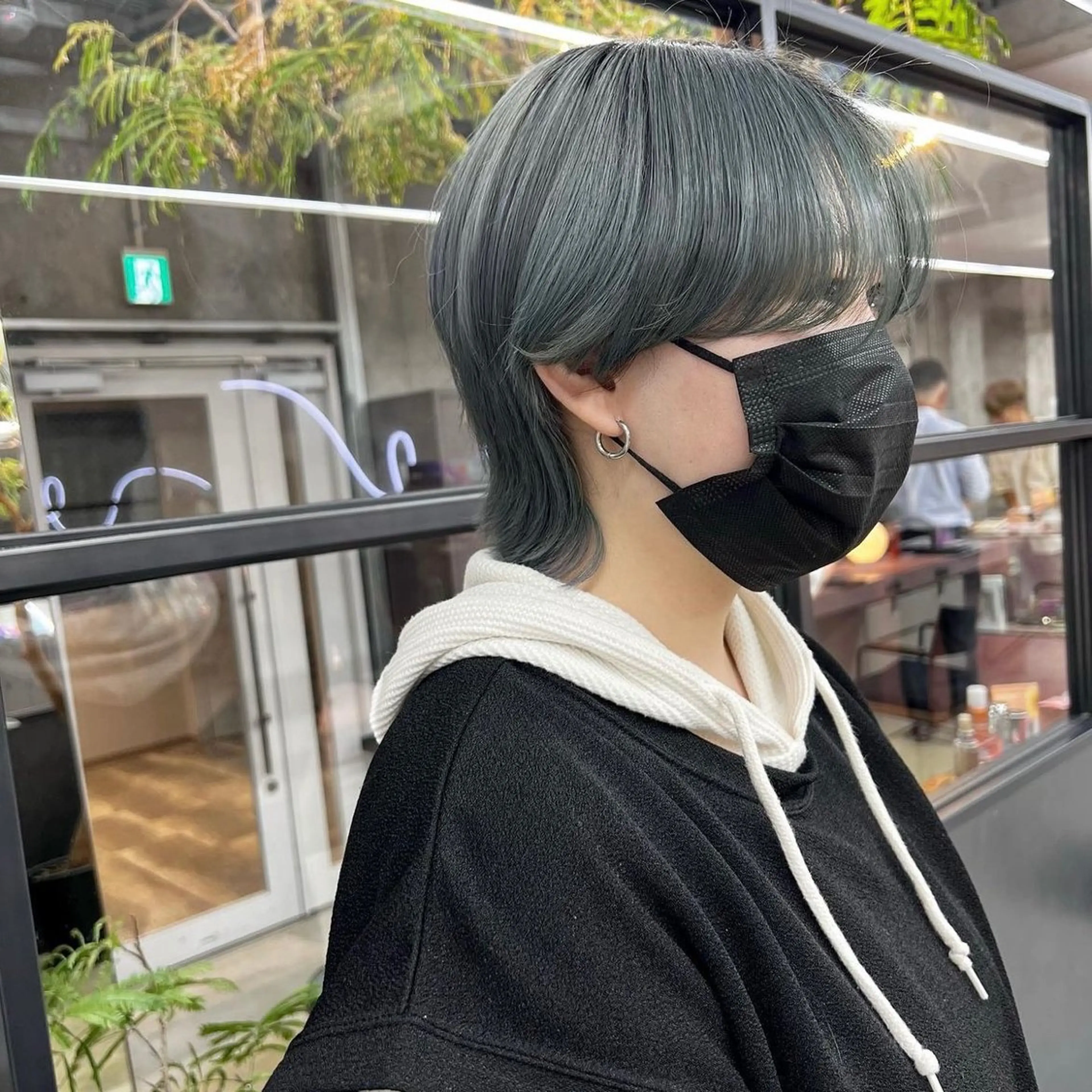 ショート カラー グレージュ カーキグレージュ ウルフカット 韓国 /男女🆗 細江　美紅のヘアスタイル