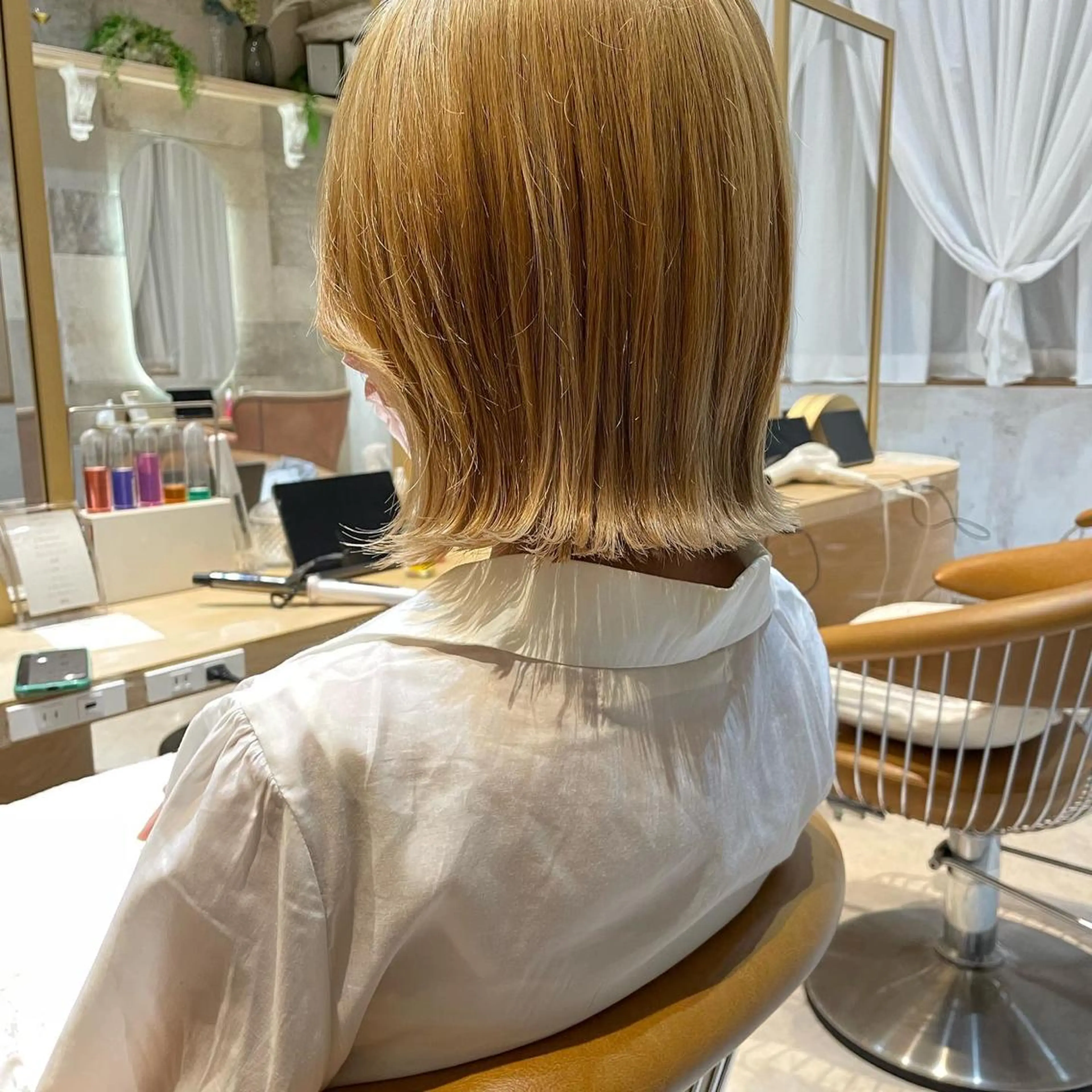 ミディアム ボブ 外ハネヘア カット ヘアカラー トリートメント 小顔カット/レイヤー /ボブ/浅野恵大のヘアスタイル