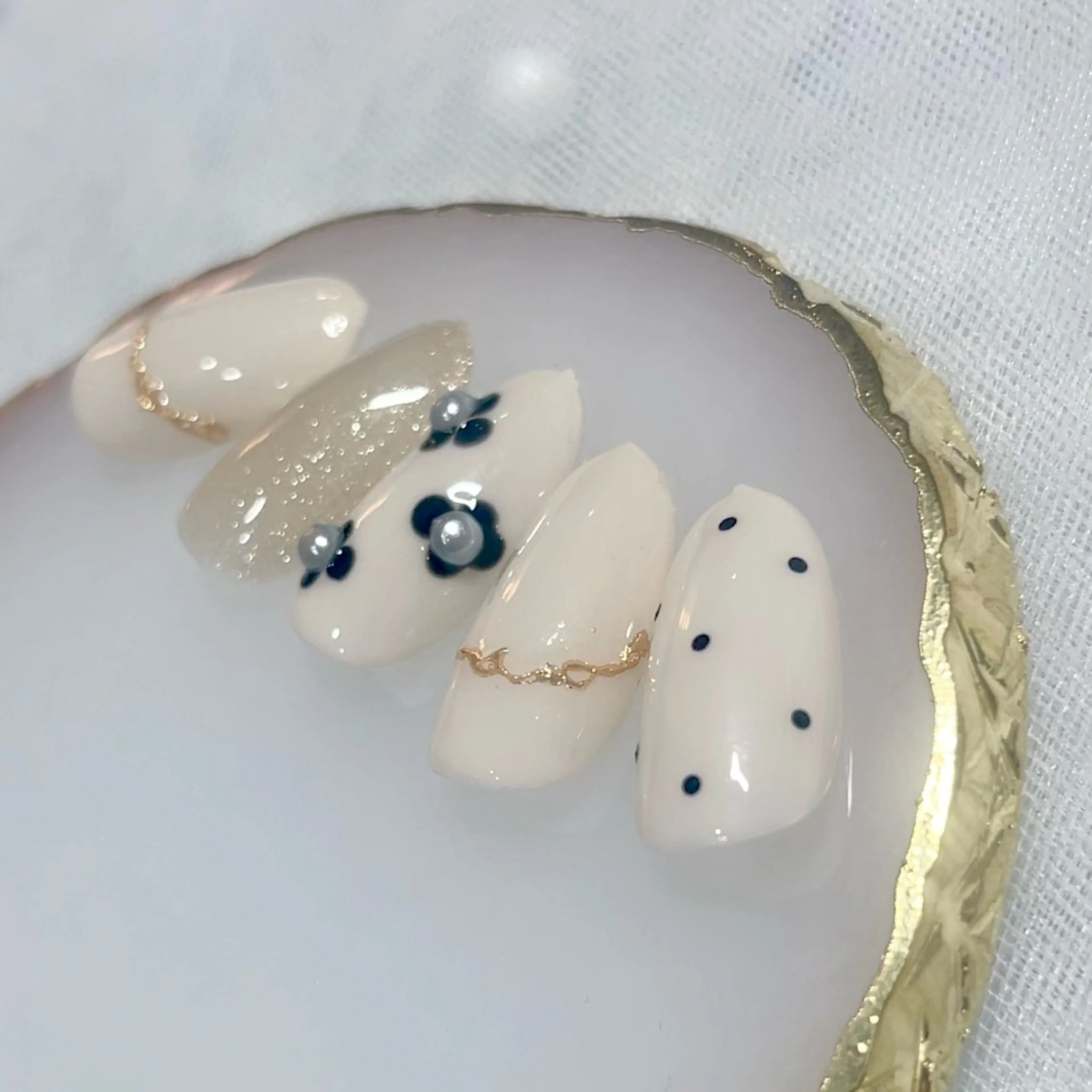 ネイル Kodebu Usagi Nail所属・要田 優子のネイルデザイン