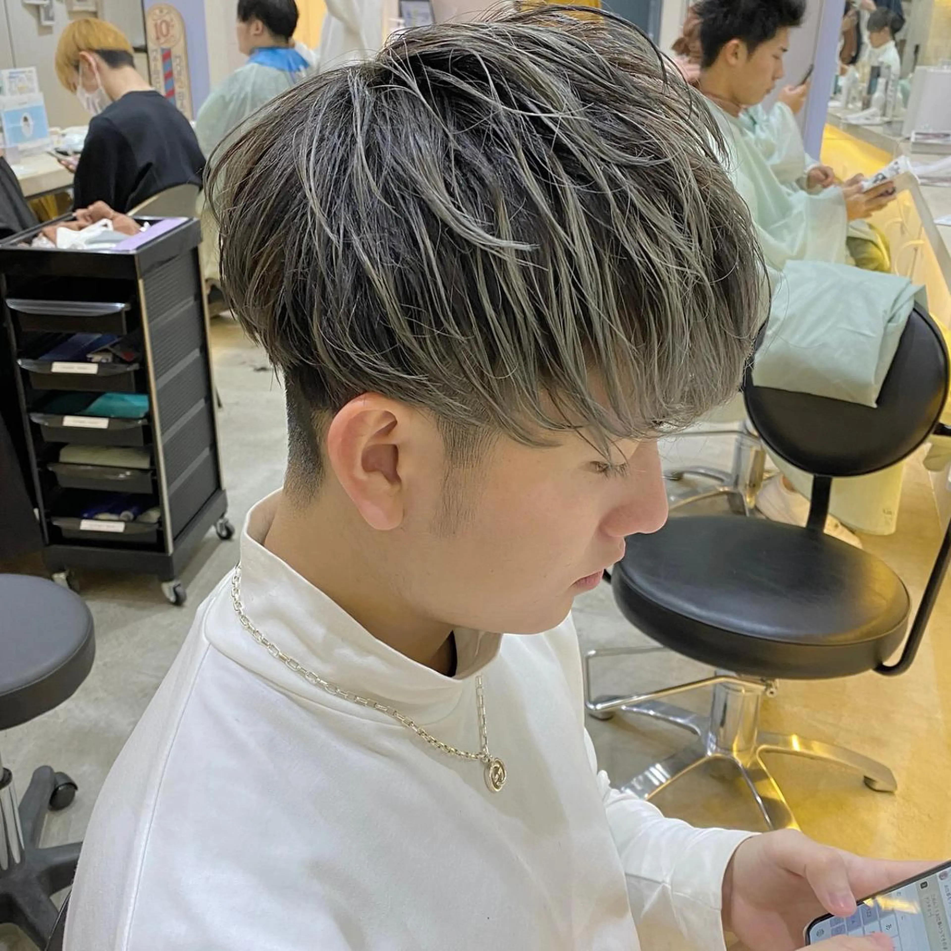 ショート カラー メンズ CLUTCH天王寺 西藤遥河のヘアスタイル