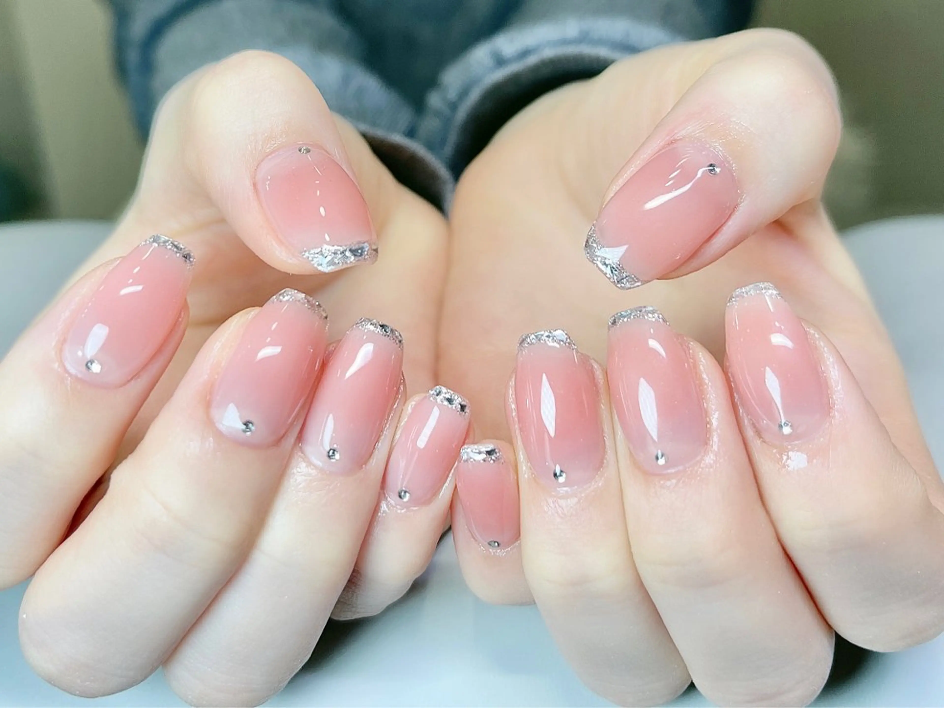 ネイル チークネイル フレンチネイル ガラスフレンチ 持ち込み ハンドネイル glance nailのネイルデザイン