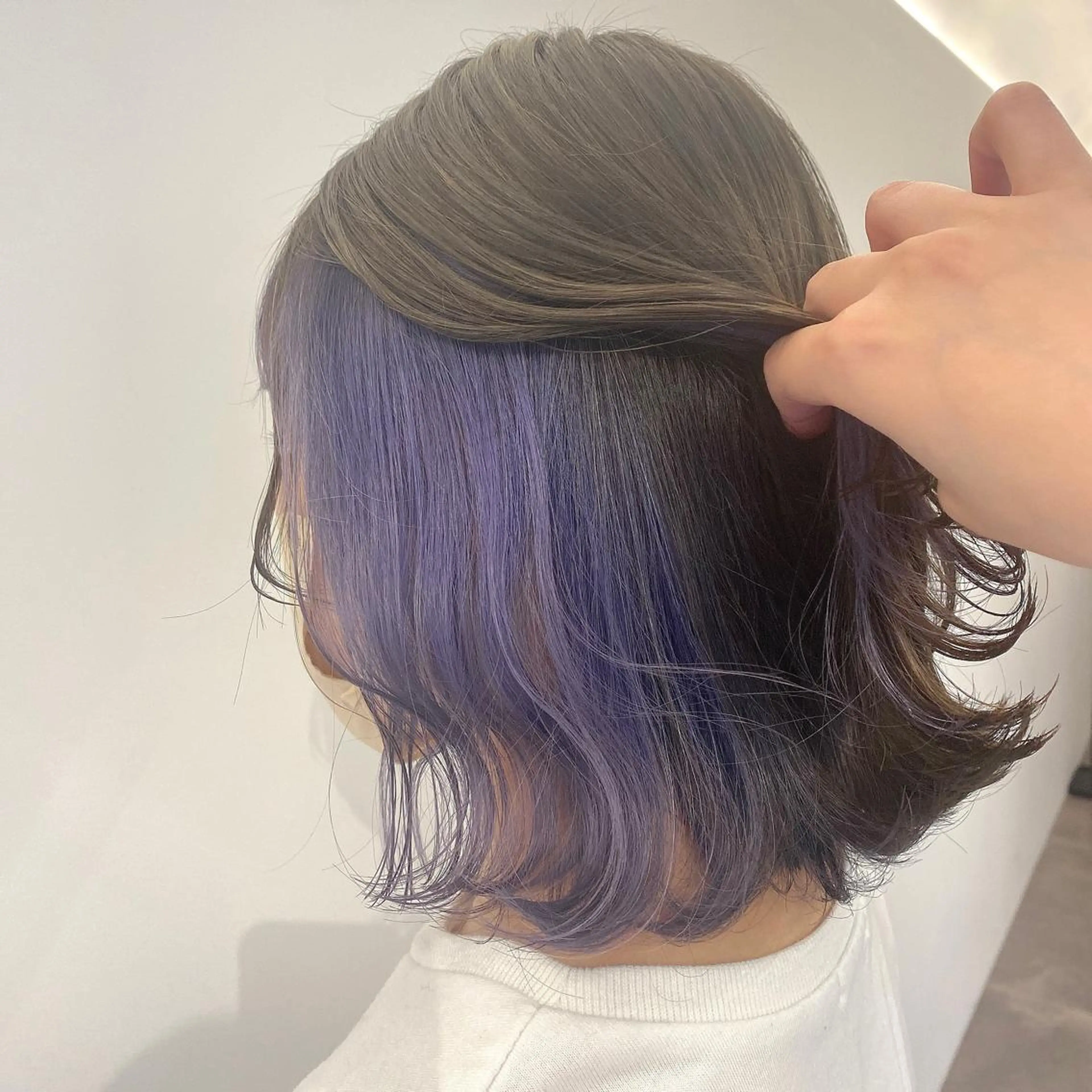 カラー アッシュ アッシュブラウン ブリーチ ブルーカラー ブルーラベンダー 🫧カラー＆エクステ 専門🤍松下🫧のヘアスタイル
