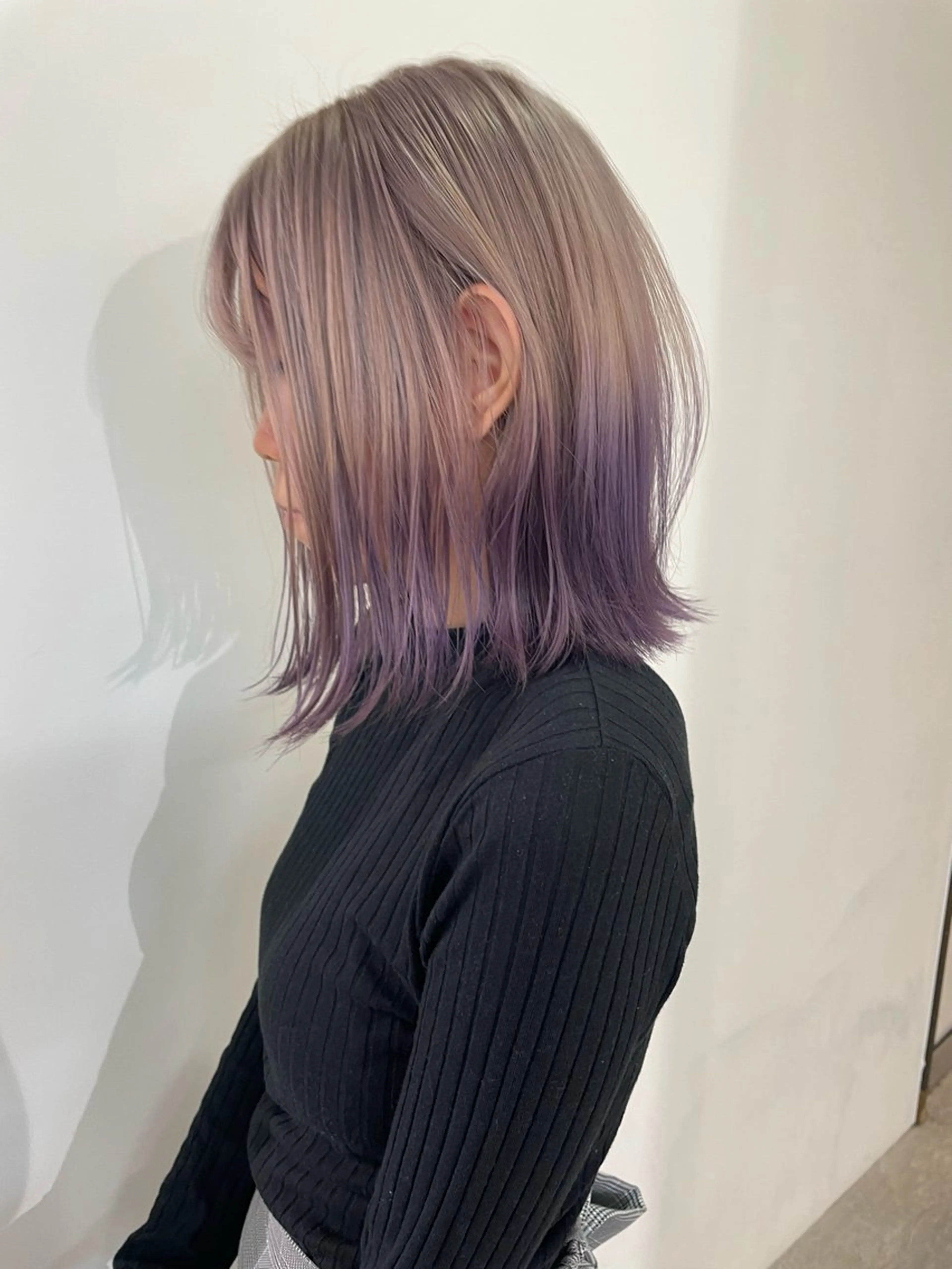 ミディアム カラー ベージュカラー ブリーチ ボルドーカラー ケアブリーチ デザインカラー ヘアカラー トリートメント MIU/ルーツカラー ボブ/顔周りレイヤーのヘアスタイル