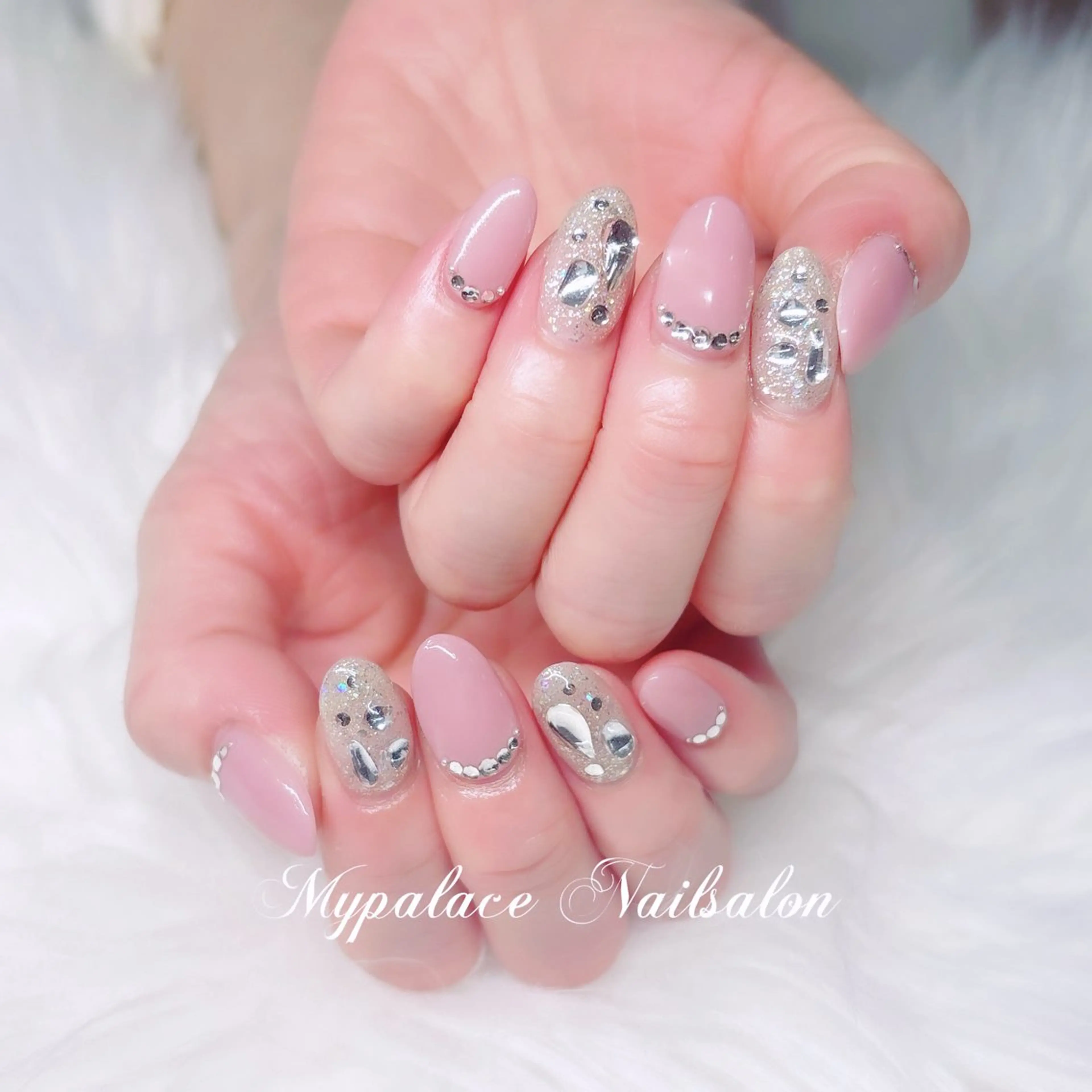 ネイル キラキラネイル ピンク スカルプネイル シルバー ストーンネイル ハンドネイル Yuis Nailスカルプ専門のネイルデザイン