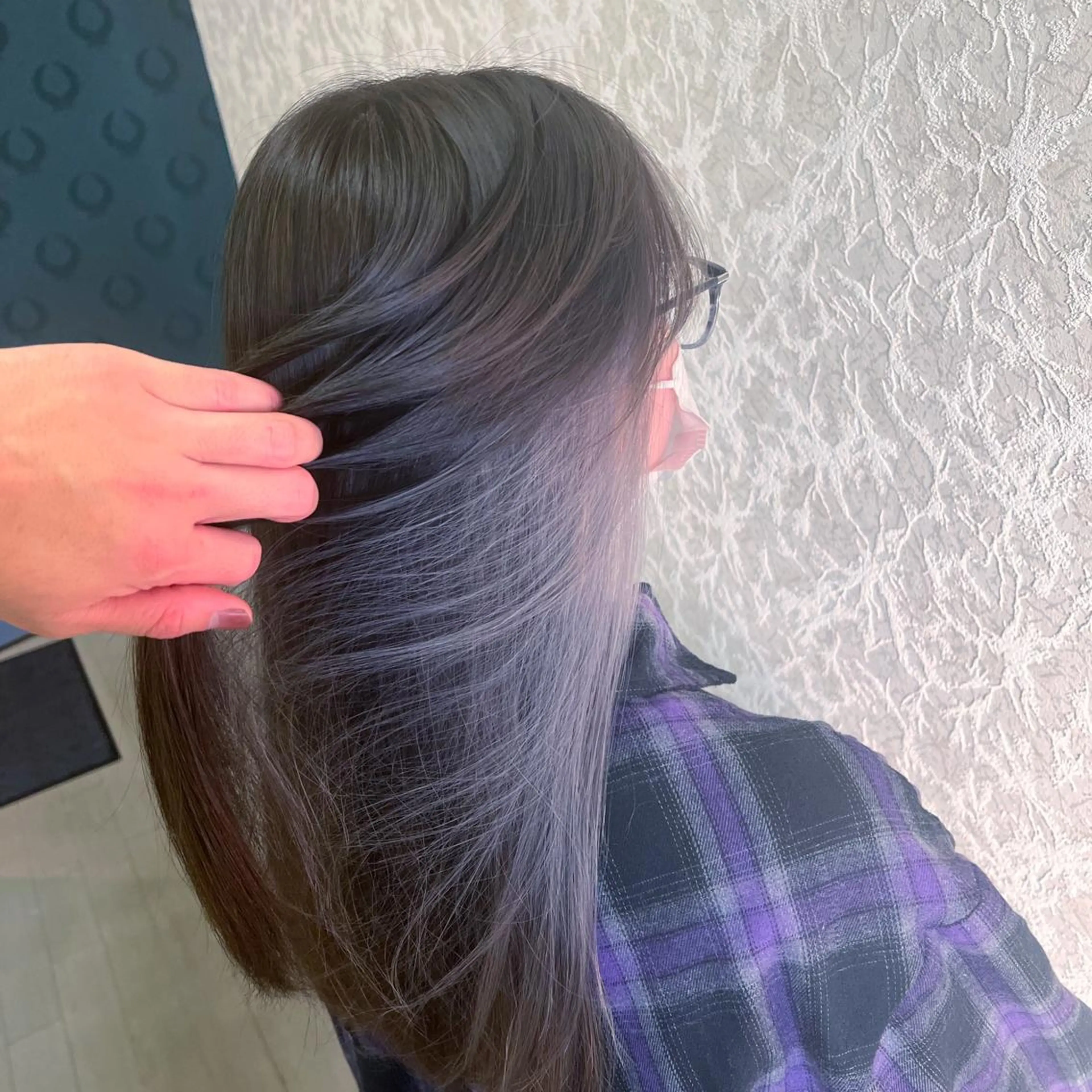 ミディアム カラー ブリーチ ケアブリーチ イヤリングカラー グレージュ インナーカラー カット ヘアカラー トリートメント ブリーチ/髪質改善/ レイヤー/YUTO‎のヘアスタイル