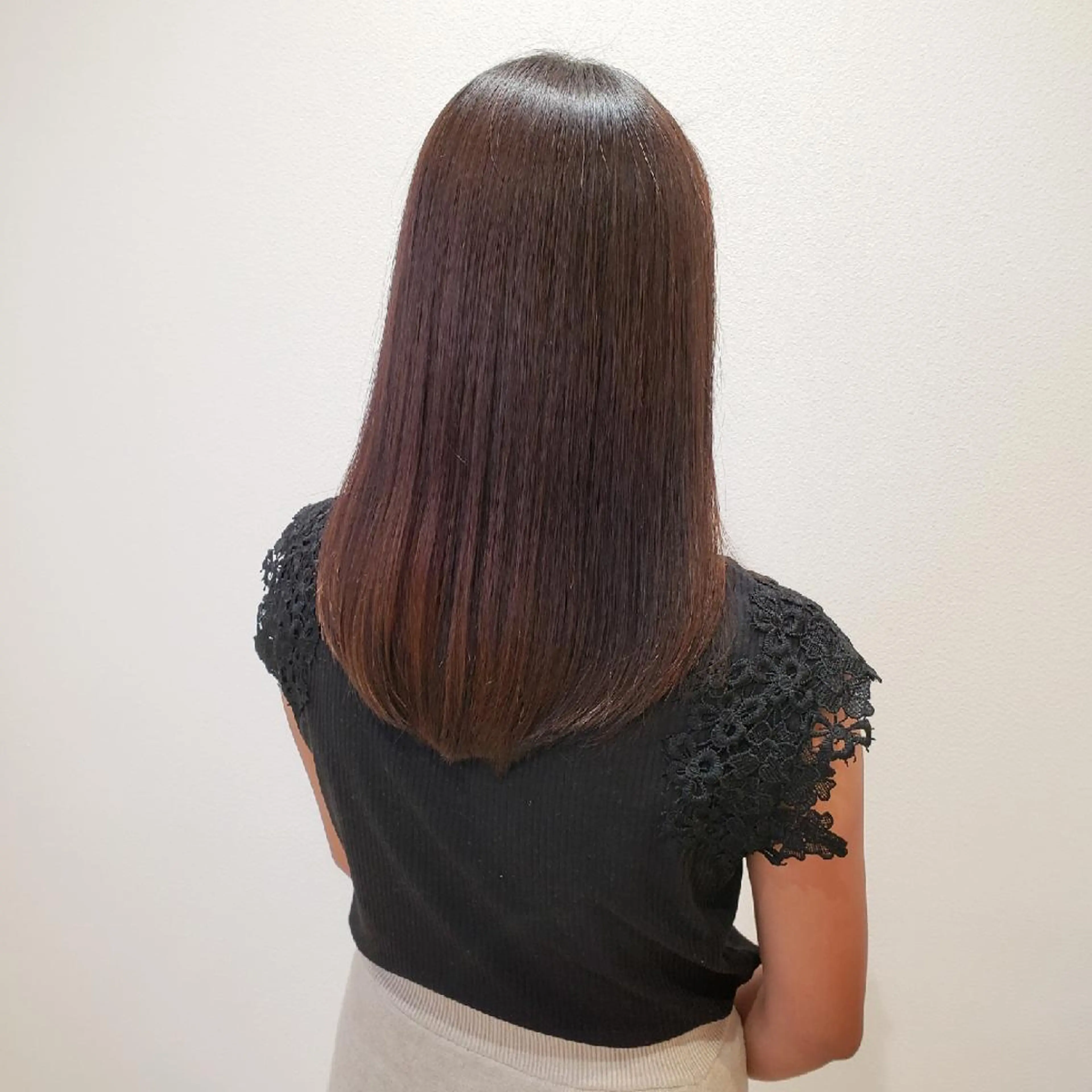 セミロング パーマ カット 縮毛矯正 トリートメント 美髪⭐︎髪質改善 井上 康司のヘアスタイル