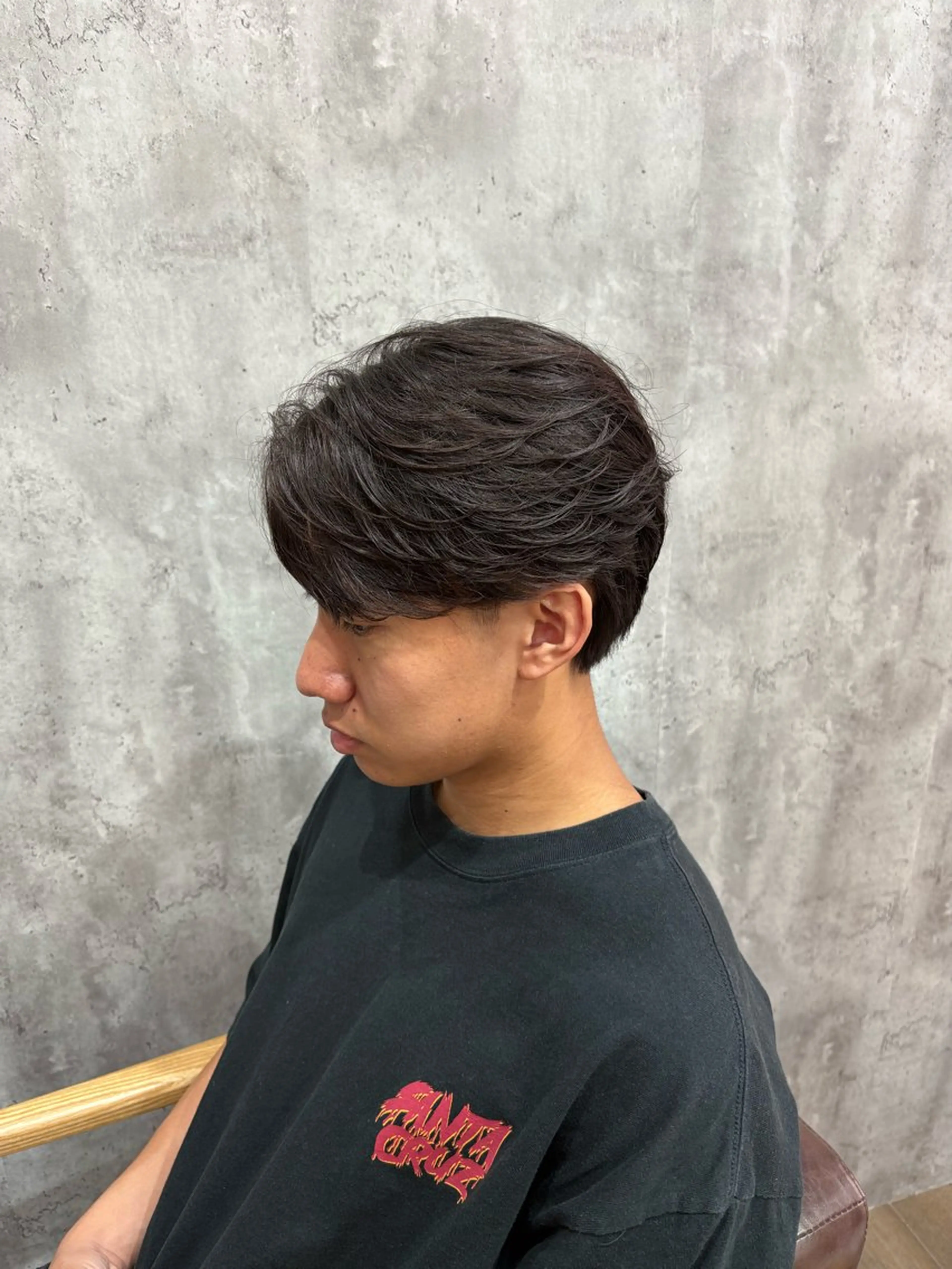 ショート パーマ メンズ フェザーパーマ メンズパーマ カット パーマ カルマ・ニュアンス パーマ　須田龍世のヘアスタイル