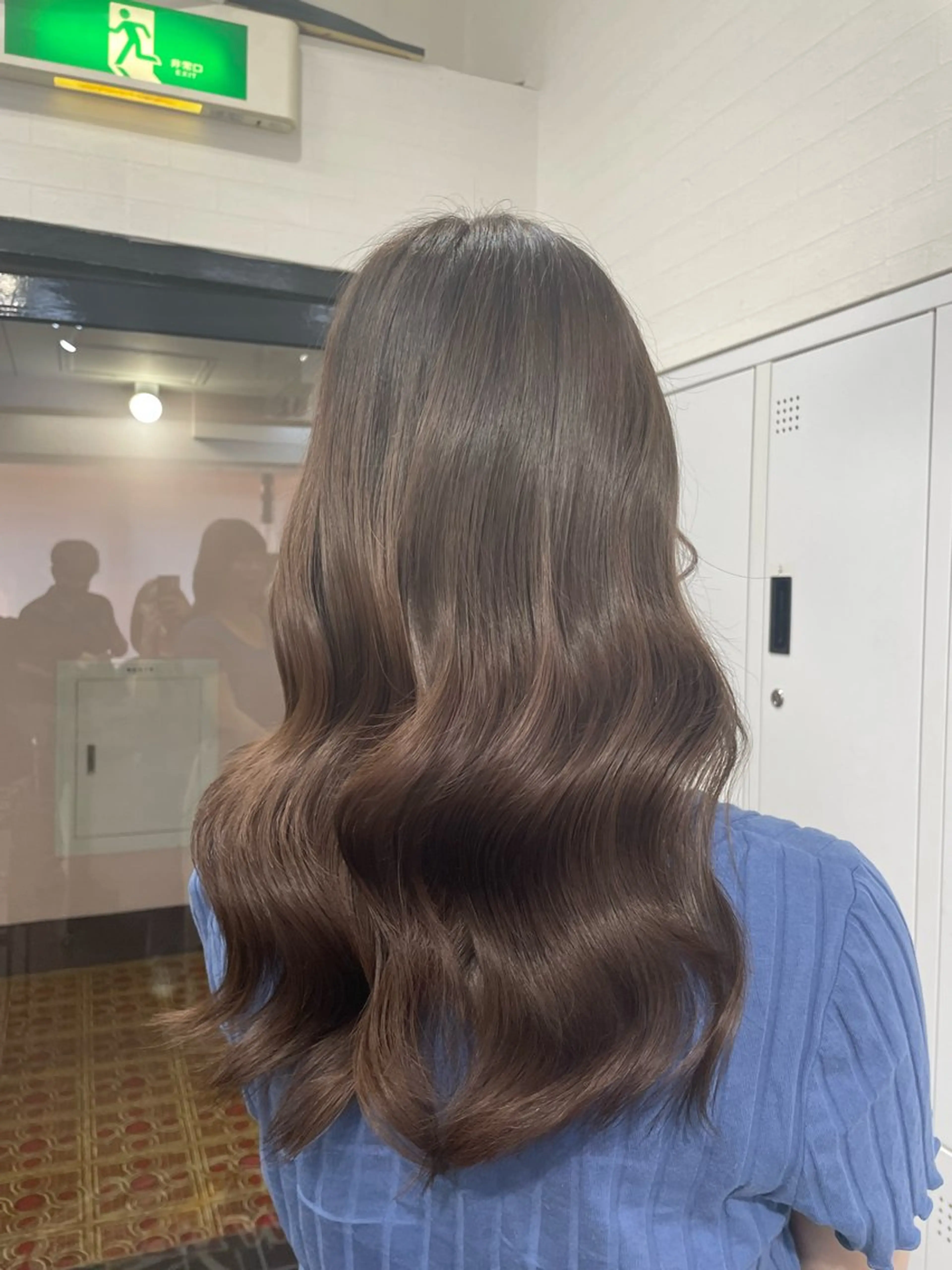 ロング 田子🦋ハイトーン 🫐耳つぼジュエリーのヘアスタイル