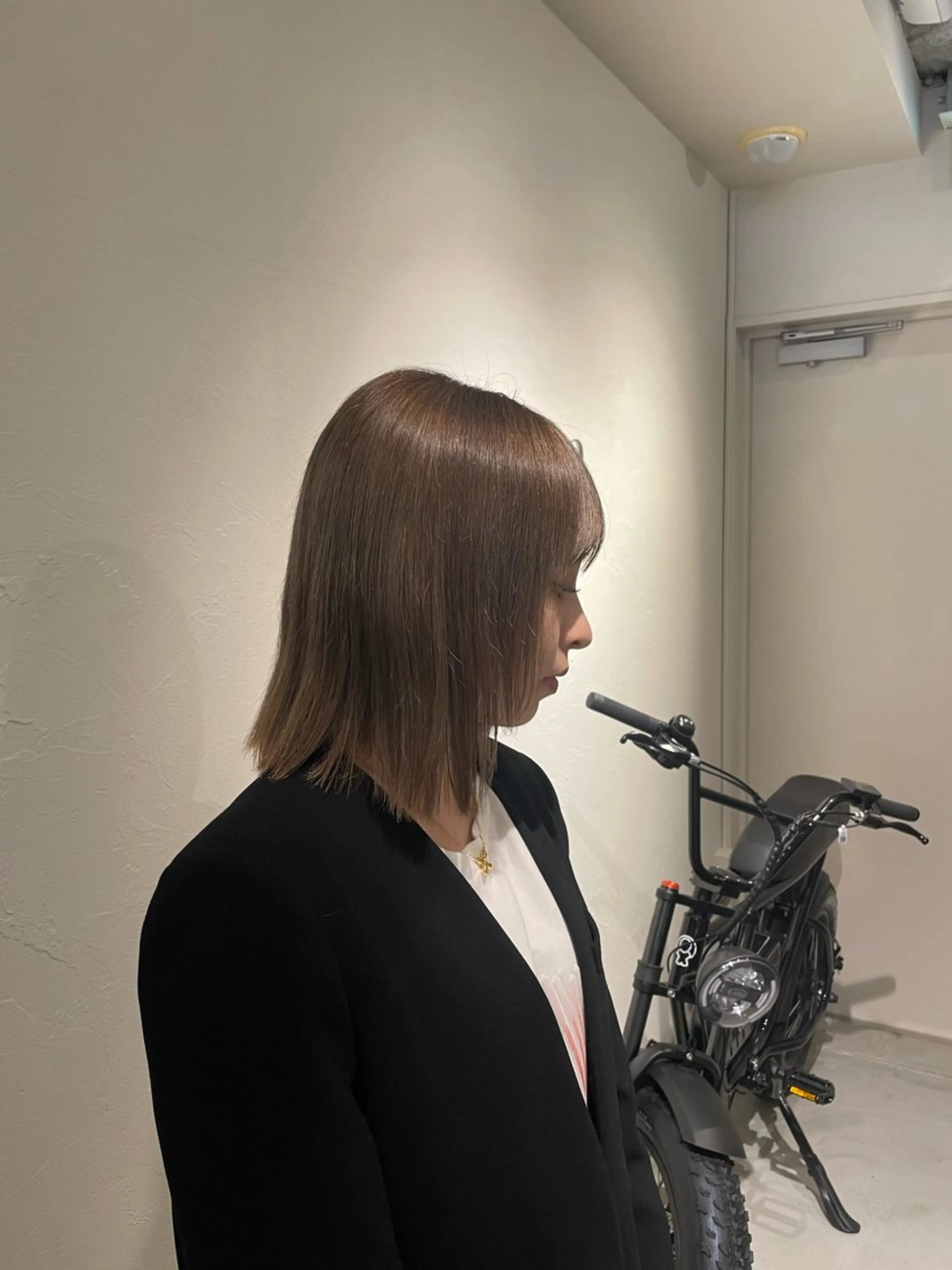 ショート カラー アッシュ ベージュカラー ヘアカラー noa hair  design所属・noa 小山莉々のヘアスタイル
