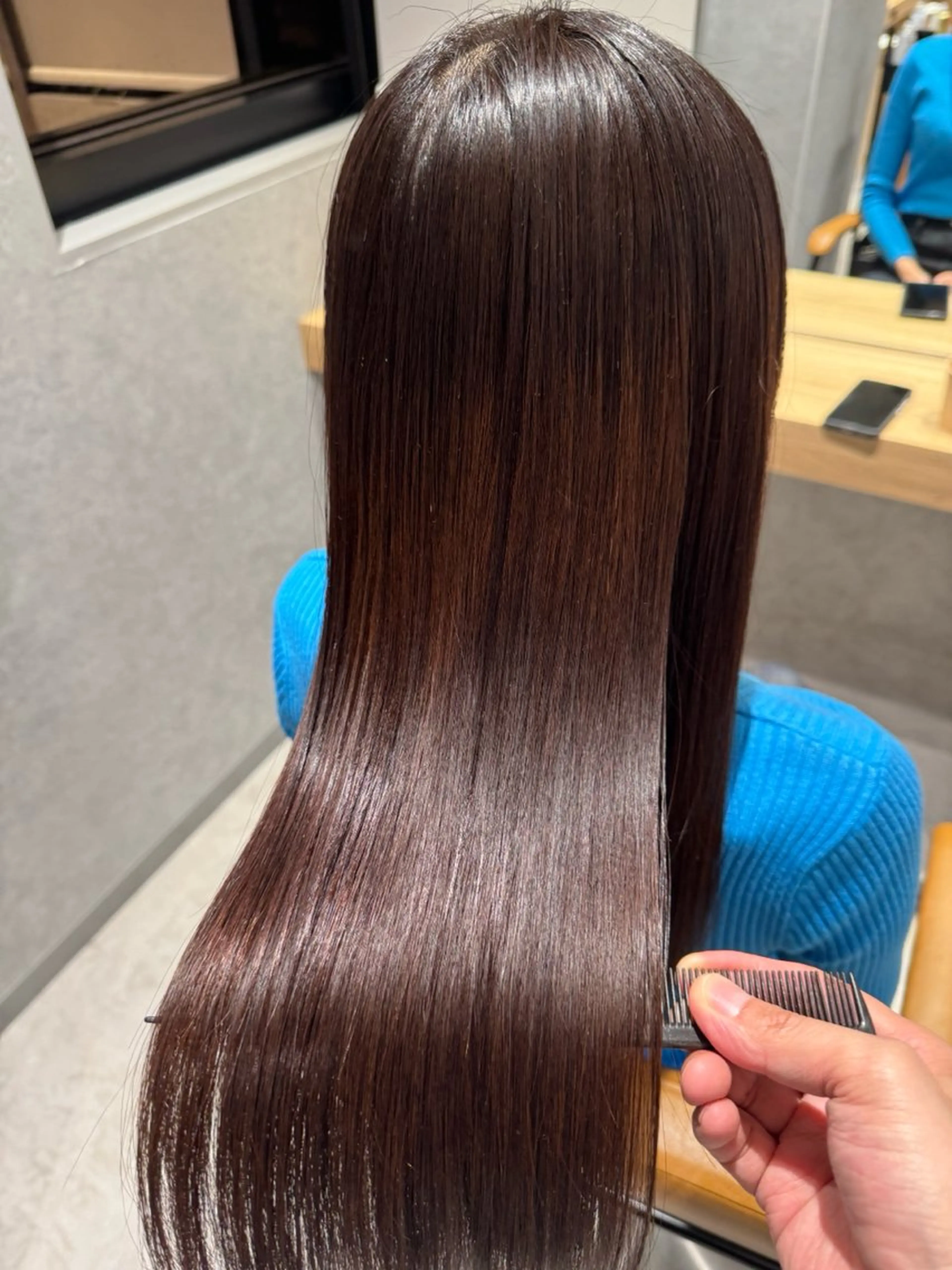 ロング ヘアカラー 青木 あいかのヘアスタイル