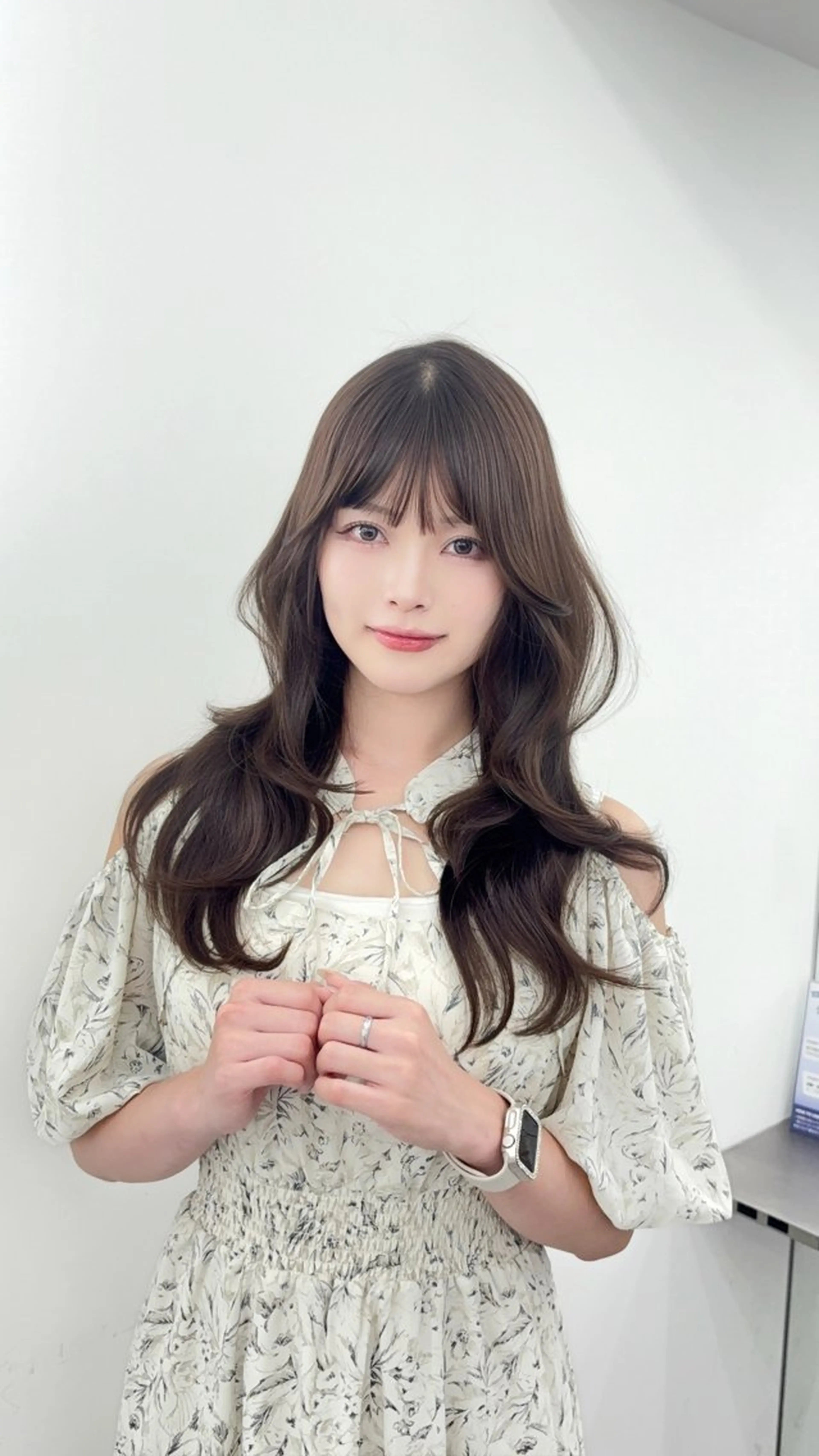 ロング カラー 透明感カラー グレージュ レイヤーカット カット ヘアカラー トリートメント 足立 遥奈のヘアスタイル